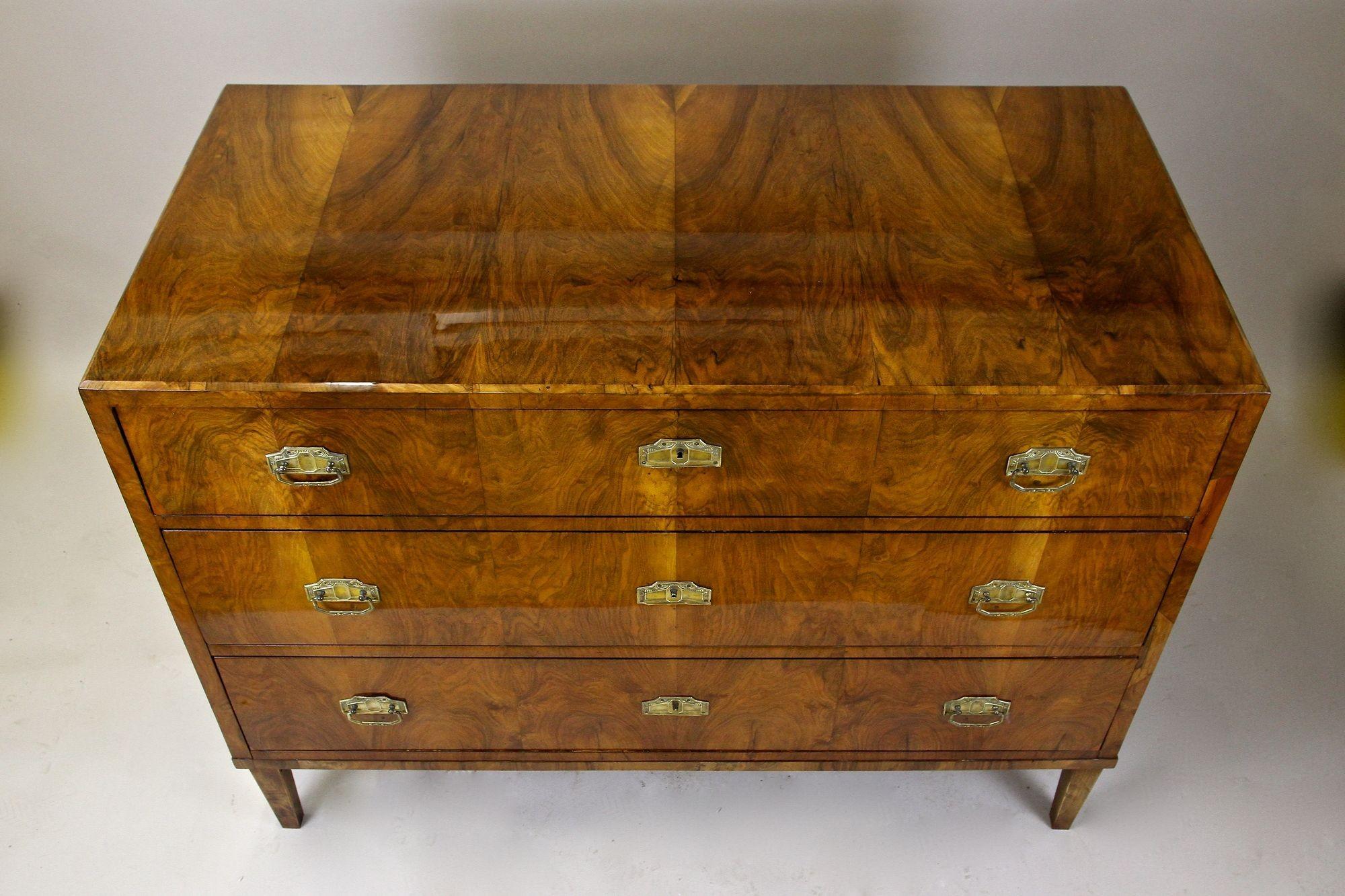 Austrian 19th Century Biedermeier Nutwood Chest of Drawers/ Writing Commode, AT ca. 1840 For Sale