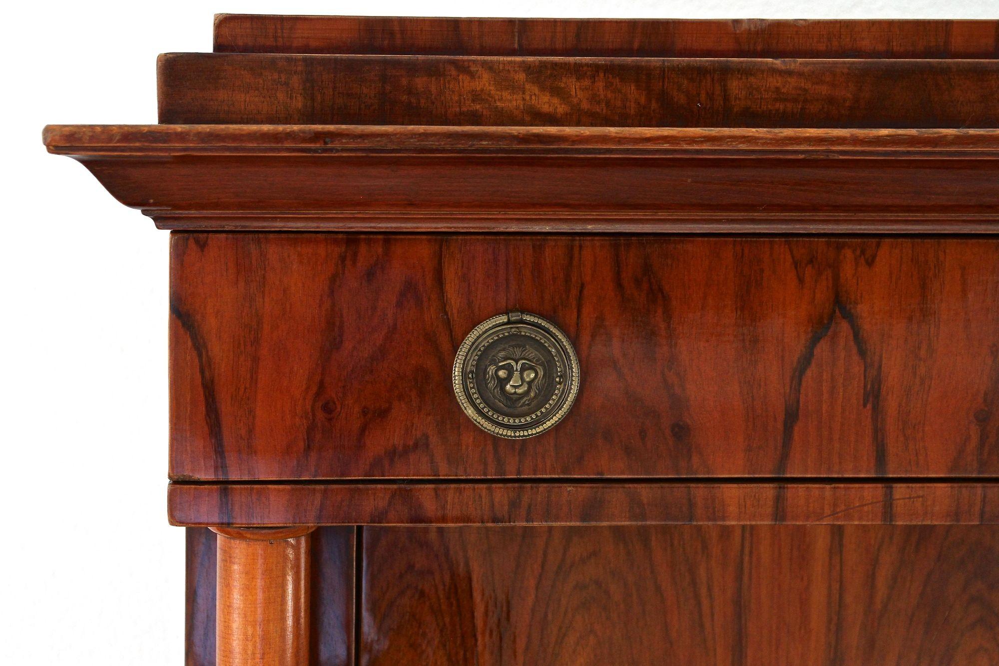 19th Century Biedermeier Nutwood Secretary Desk/ Secretaire, Austria ca. 1820/25 For Sale 11