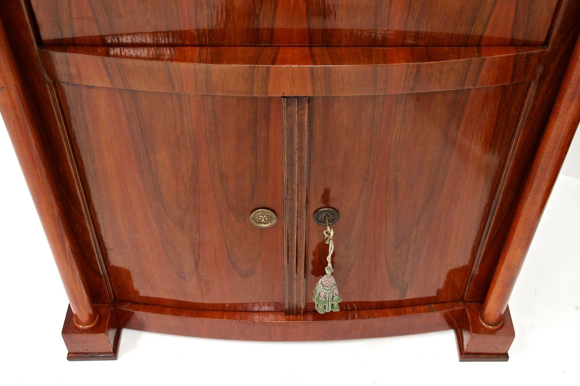 19th Century Biedermeier Nutwood Secretary Desk/ Secretaire, Austria ca. 1820/25 For Sale 13