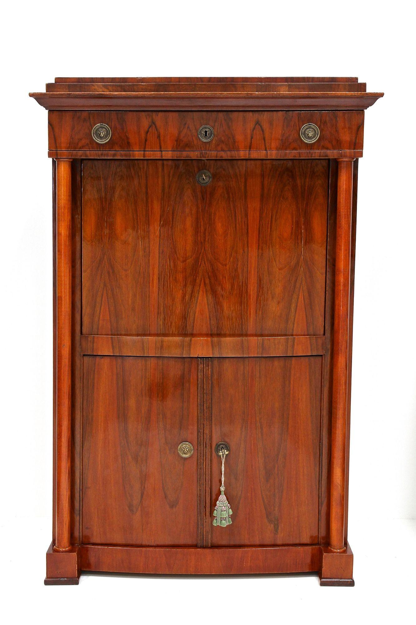 Austrian 19th Century Biedermeier Nutwood Secretary Desk/ Secretaire, Austria ca. 1820/25 For Sale