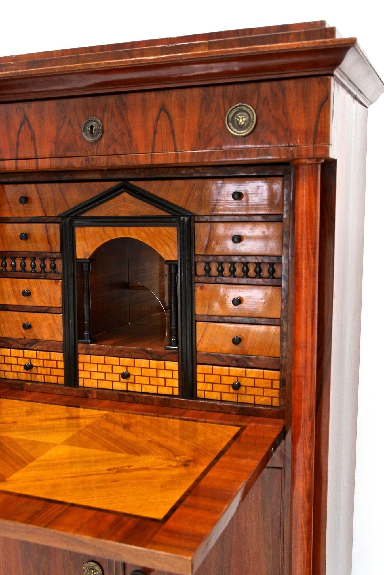 19th Century Biedermeier Nutwood Secretary Desk/ Secretaire, Austria ca. 1820/25 For Sale 1