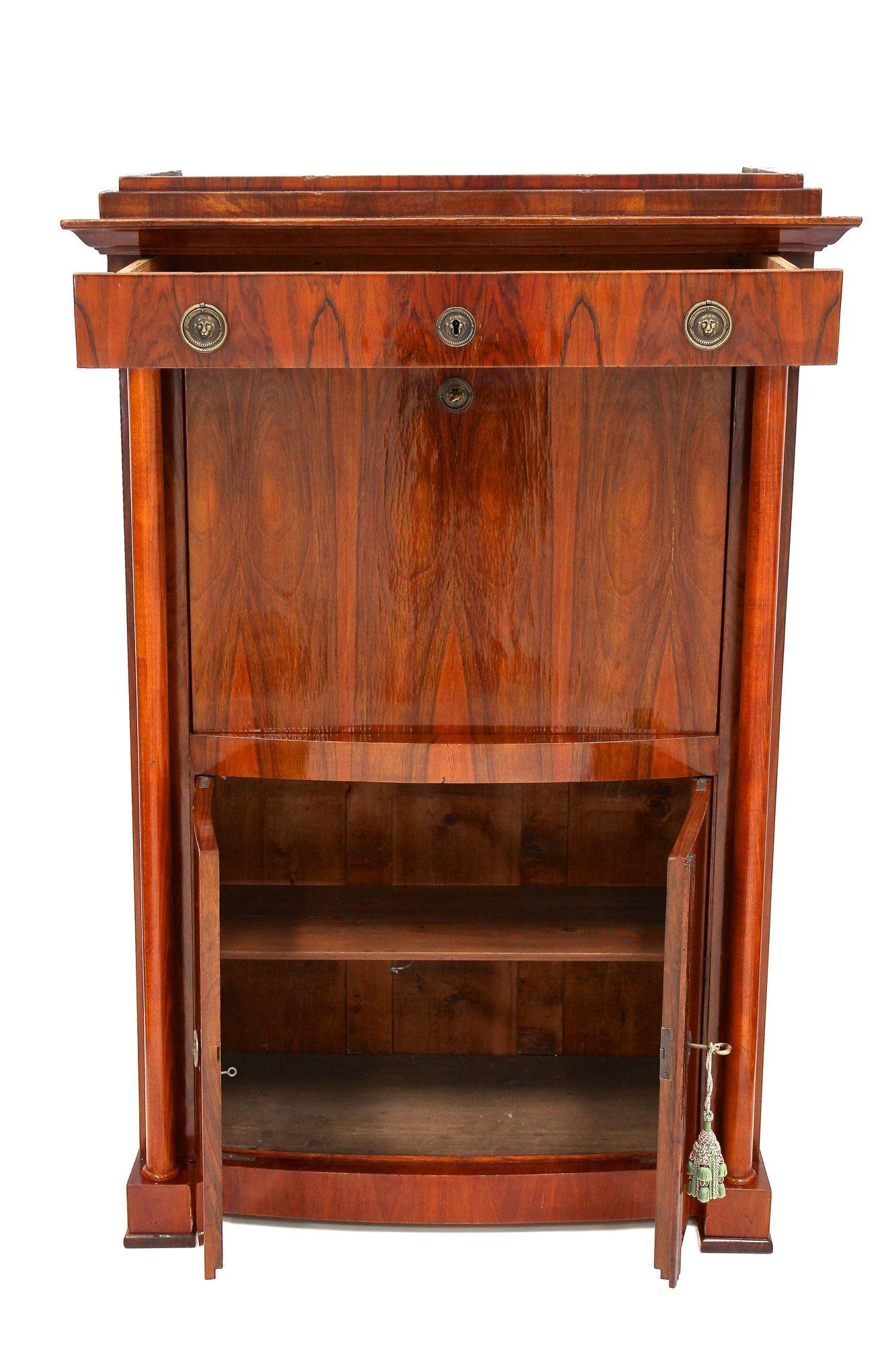 19th Century Biedermeier Nutwood Secretary Desk/ Secretaire, Austria ca. 1820/25 For Sale 3