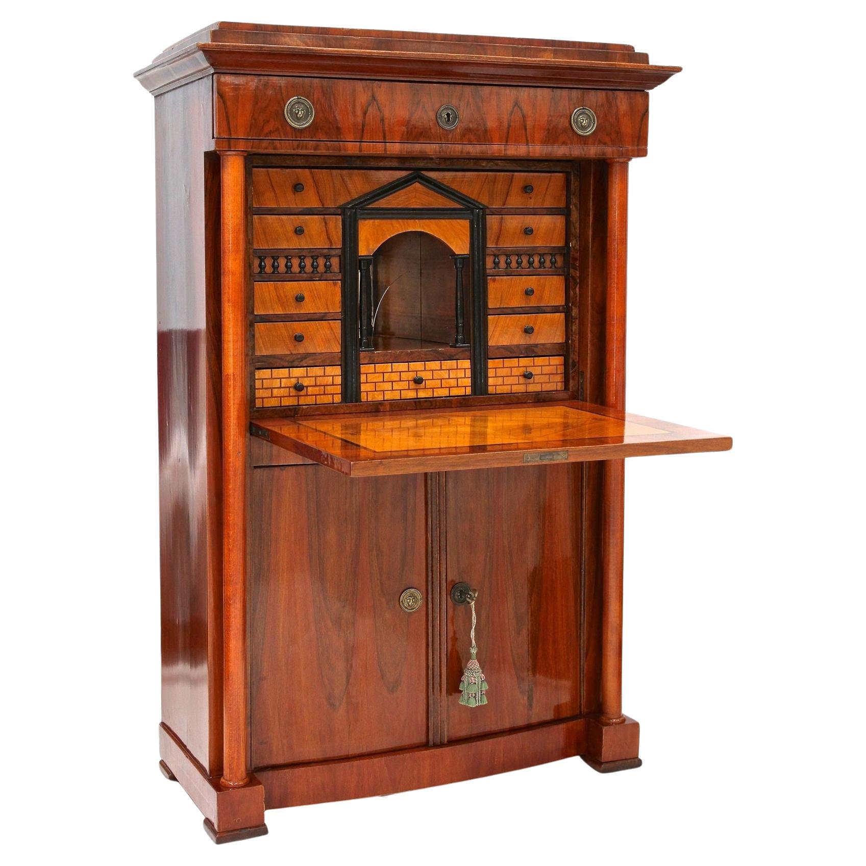19th Century Biedermeier Nutwood Secretary Desk/ Secretaire, Austria ca. 1820/25