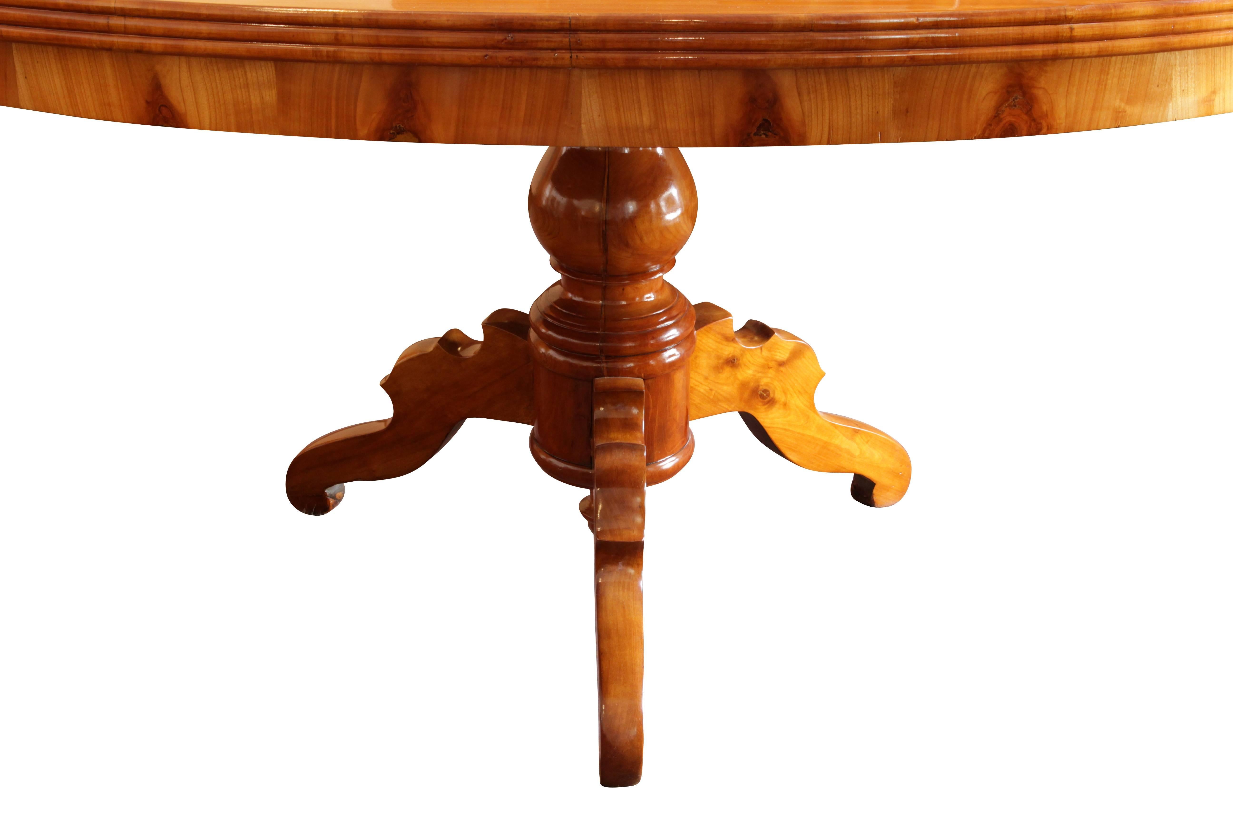 Very nice big oval Biedermeier centre table. The table is made of cherrywood (Frame is veneered, plate and feet are solid). The table is in a very good restored condition.