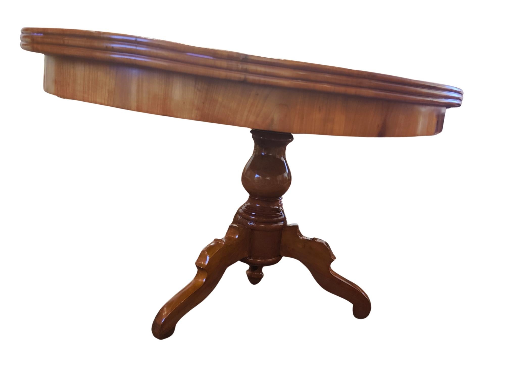 Mesa de comedor ovalada Biedermeier del siglo XIX en madera maciza de cerezo, hacia 1830 en Bueno estado para la venta en Darmstadt, DE