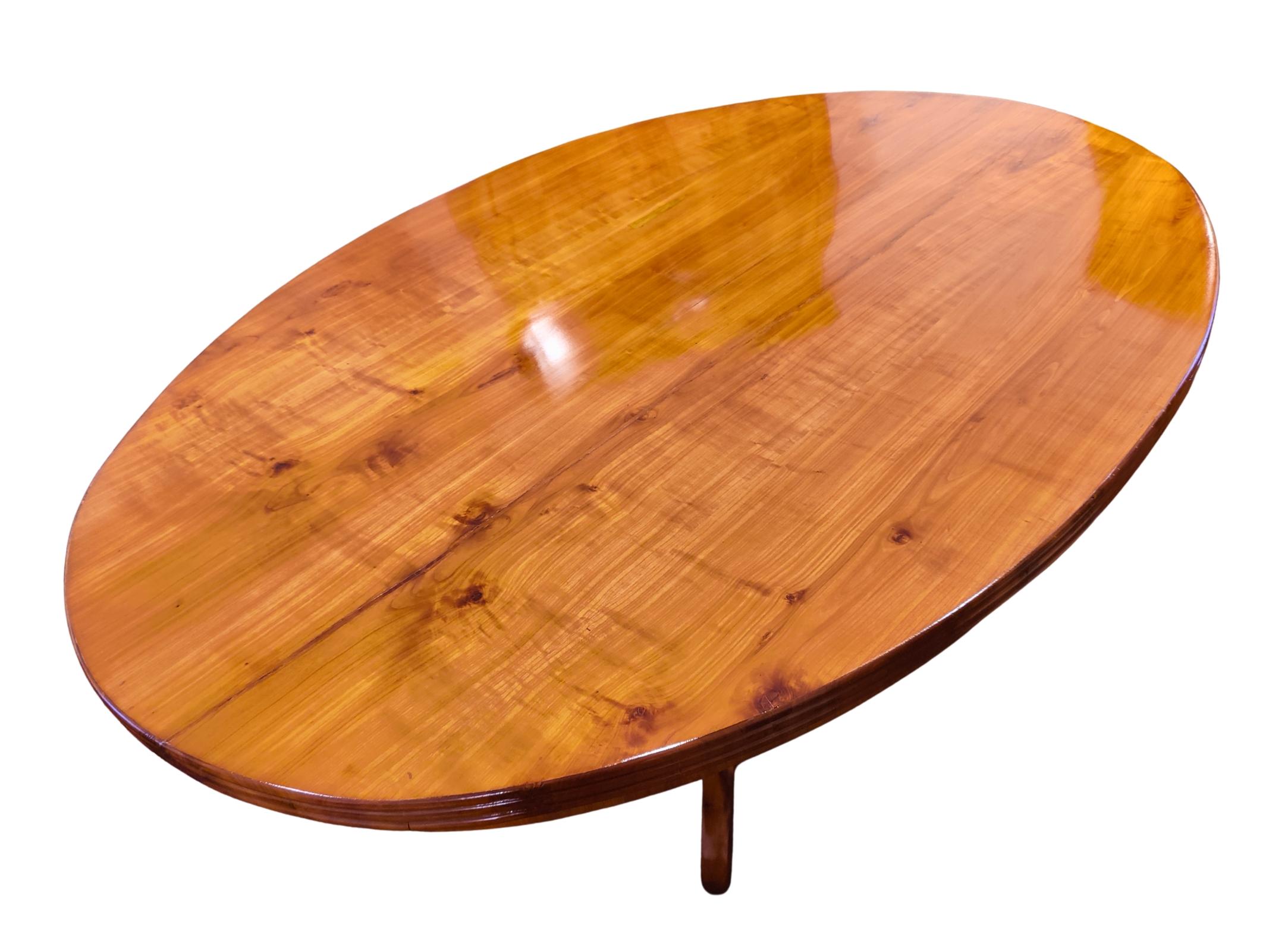 Mesa de comedor ovalada Biedermeier del siglo XIX en madera maciza de cerezo, hacia 1830 Cereza en venta