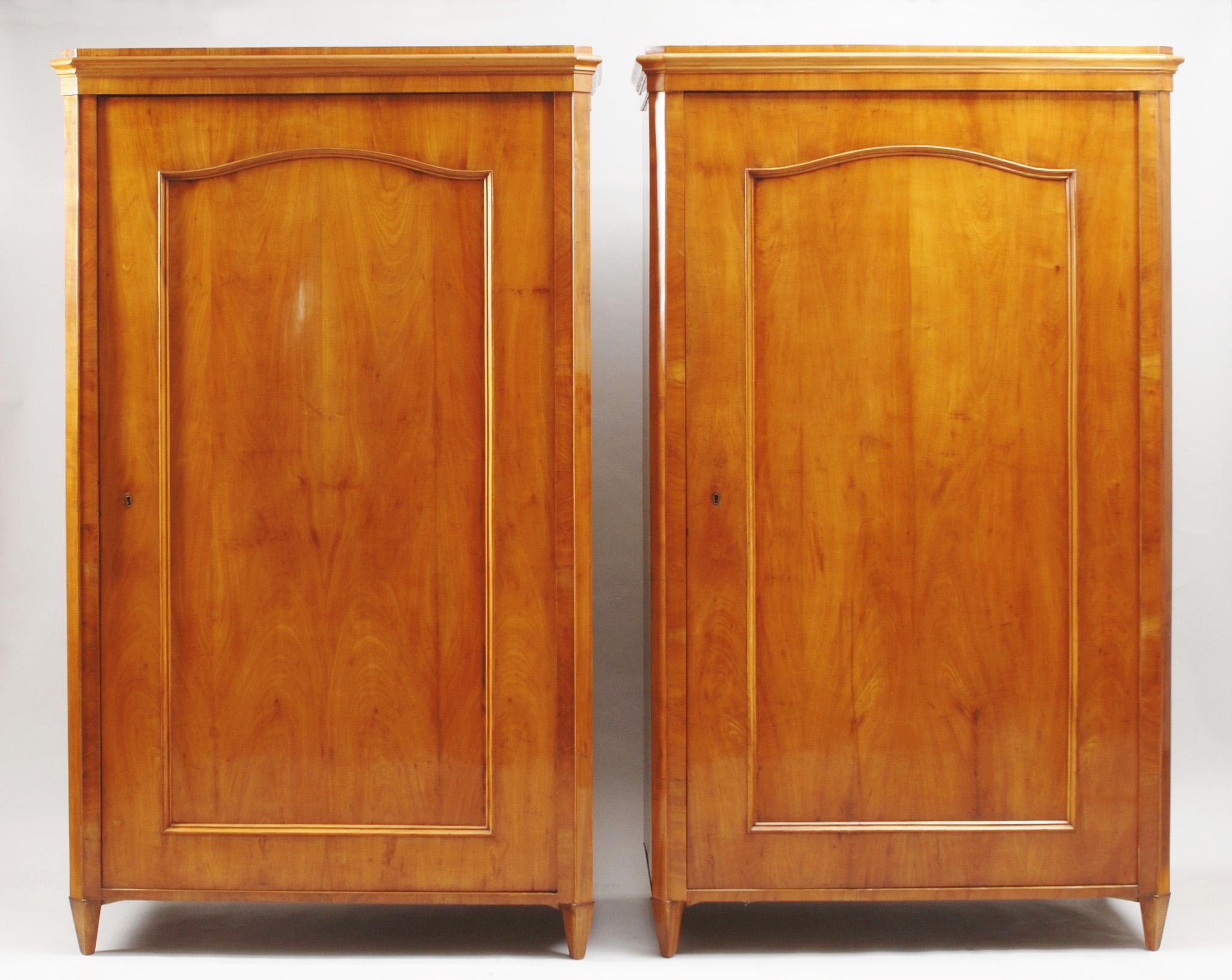 19th Century Biedermeier Pair of Cherry Cabinets, Completely Restored, 1840s In Good Condition In Horomerice, CZ