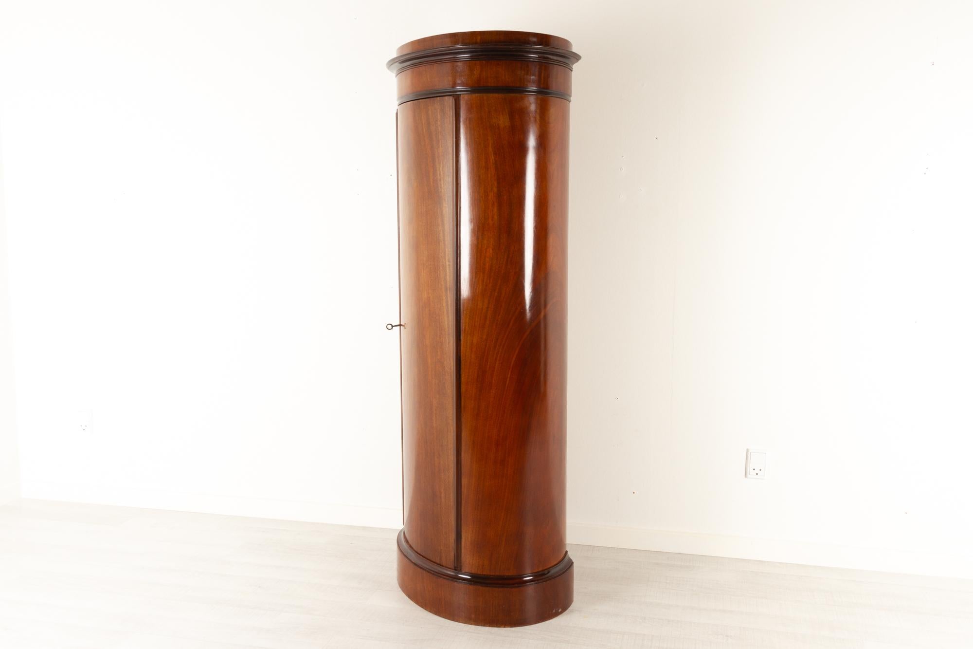 19th Century Biedermeier Pedestal Cabinet, 1850s In Good Condition In Asaa, DK