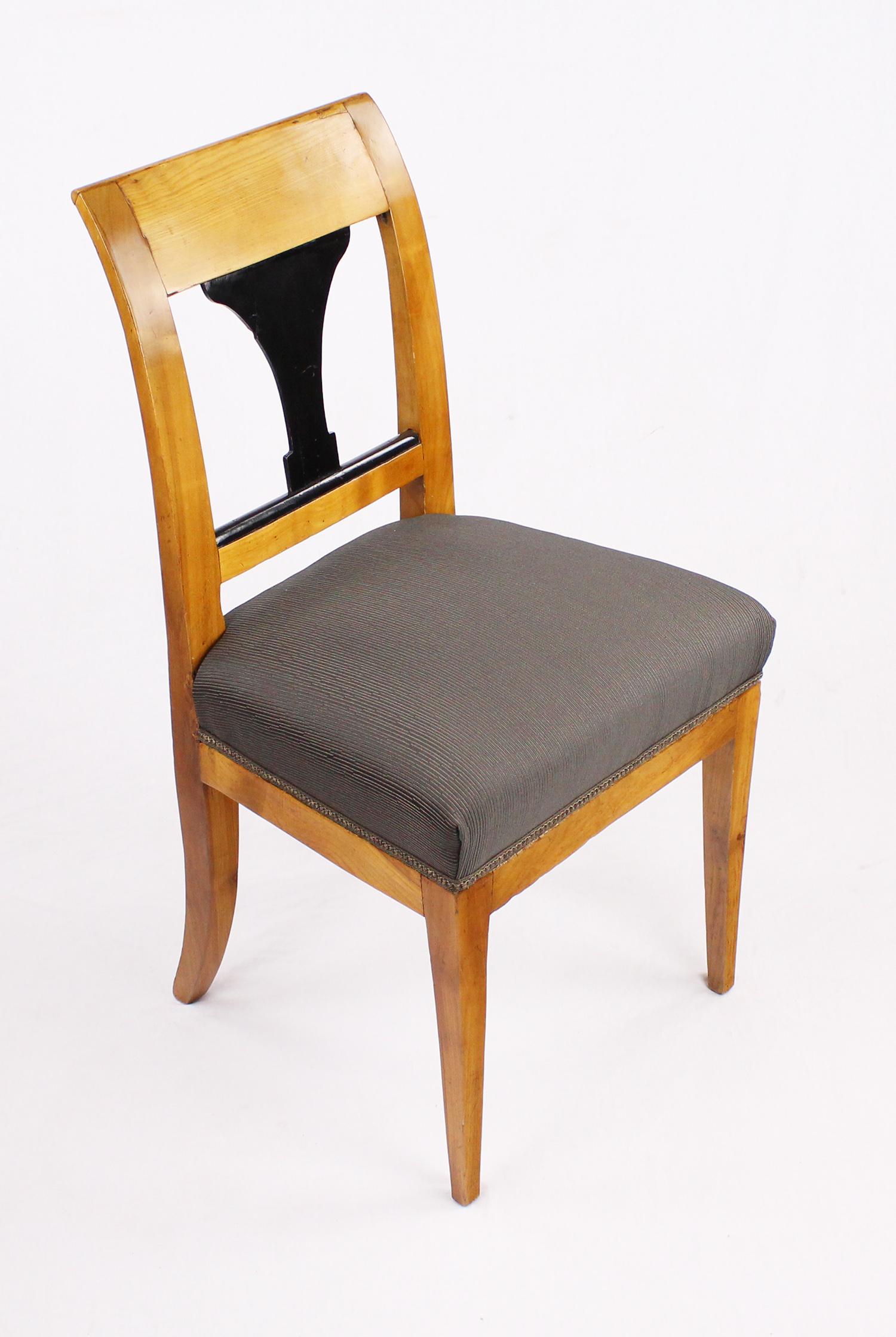 19th Century Biedermeier Period Chair, Cherrywood, circa 1820 In Good Condition For Sale In Muenster, NRW
