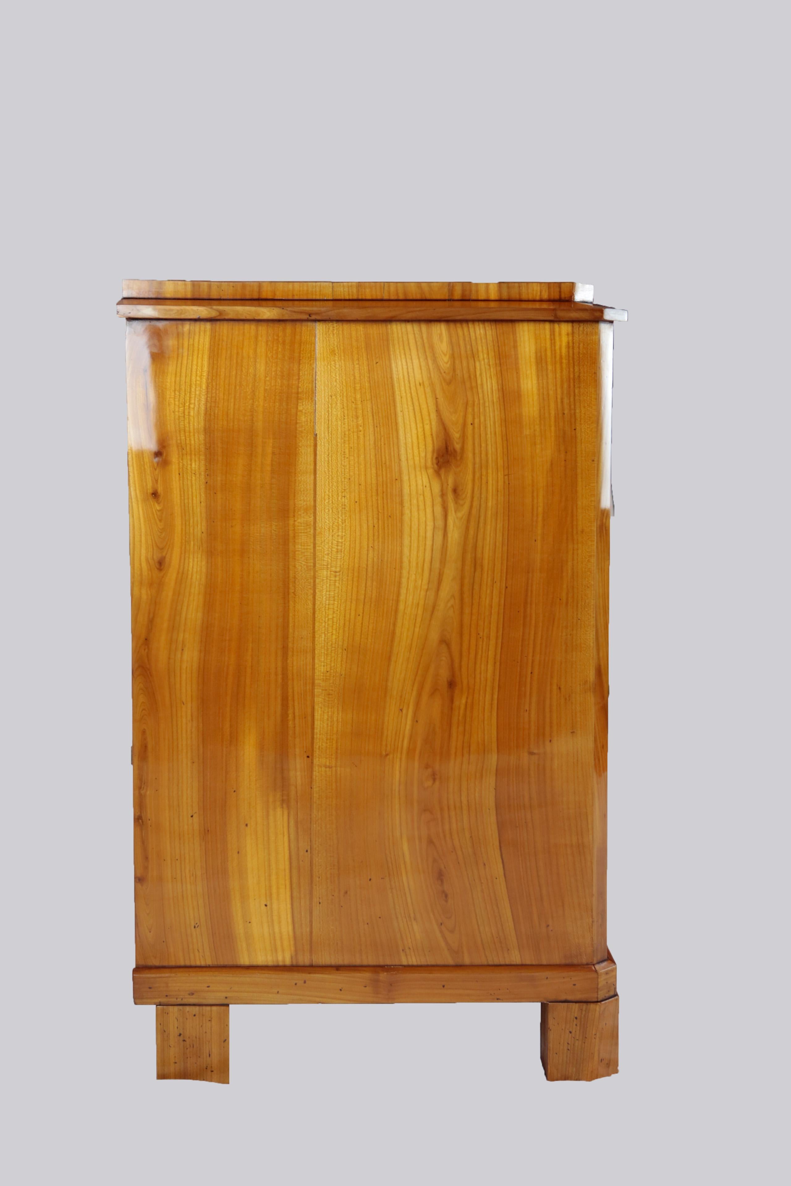 German 19th Century Biedermeier Period Chest of Drawers, Cherry Tree, 1820-1830, Brown For Sale