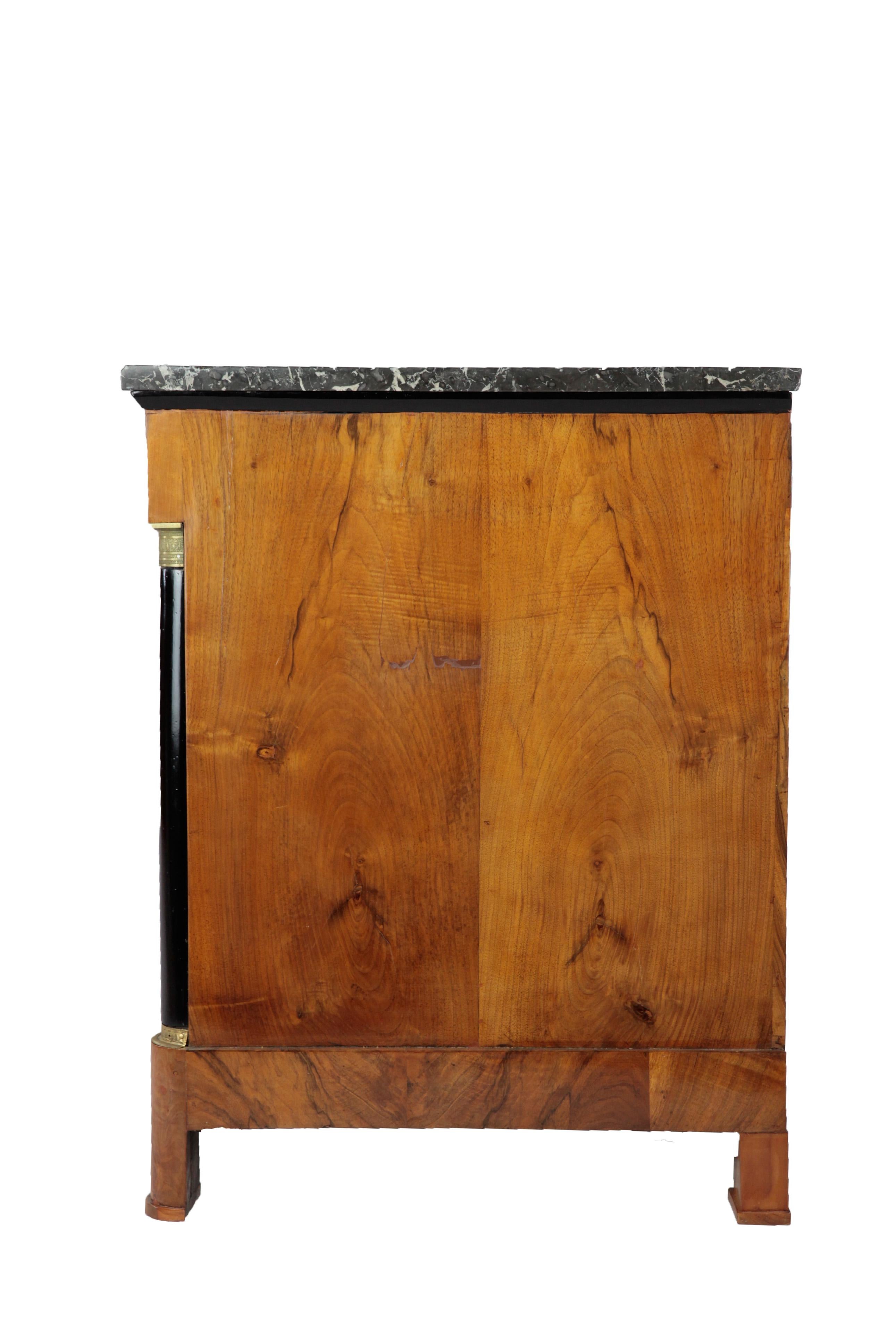 Veneer 19th Century Biedermeier Period Chest of Drawers, France, Walnut, 1820, Brown For Sale