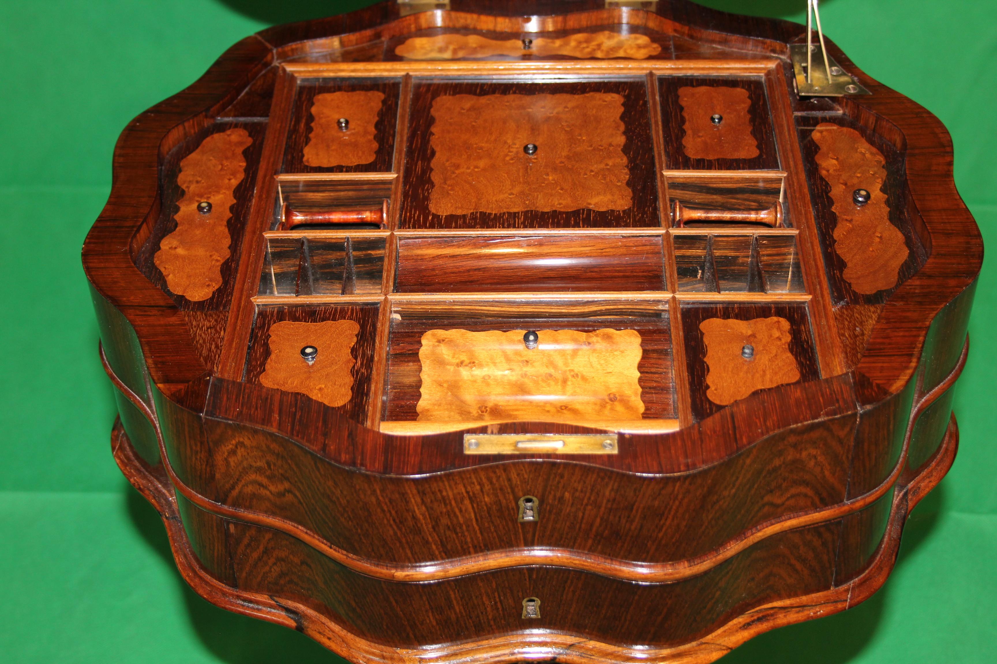 19th Century Biedermeier Rosewood Work Table, 1830s In Good Condition In Roma, RM