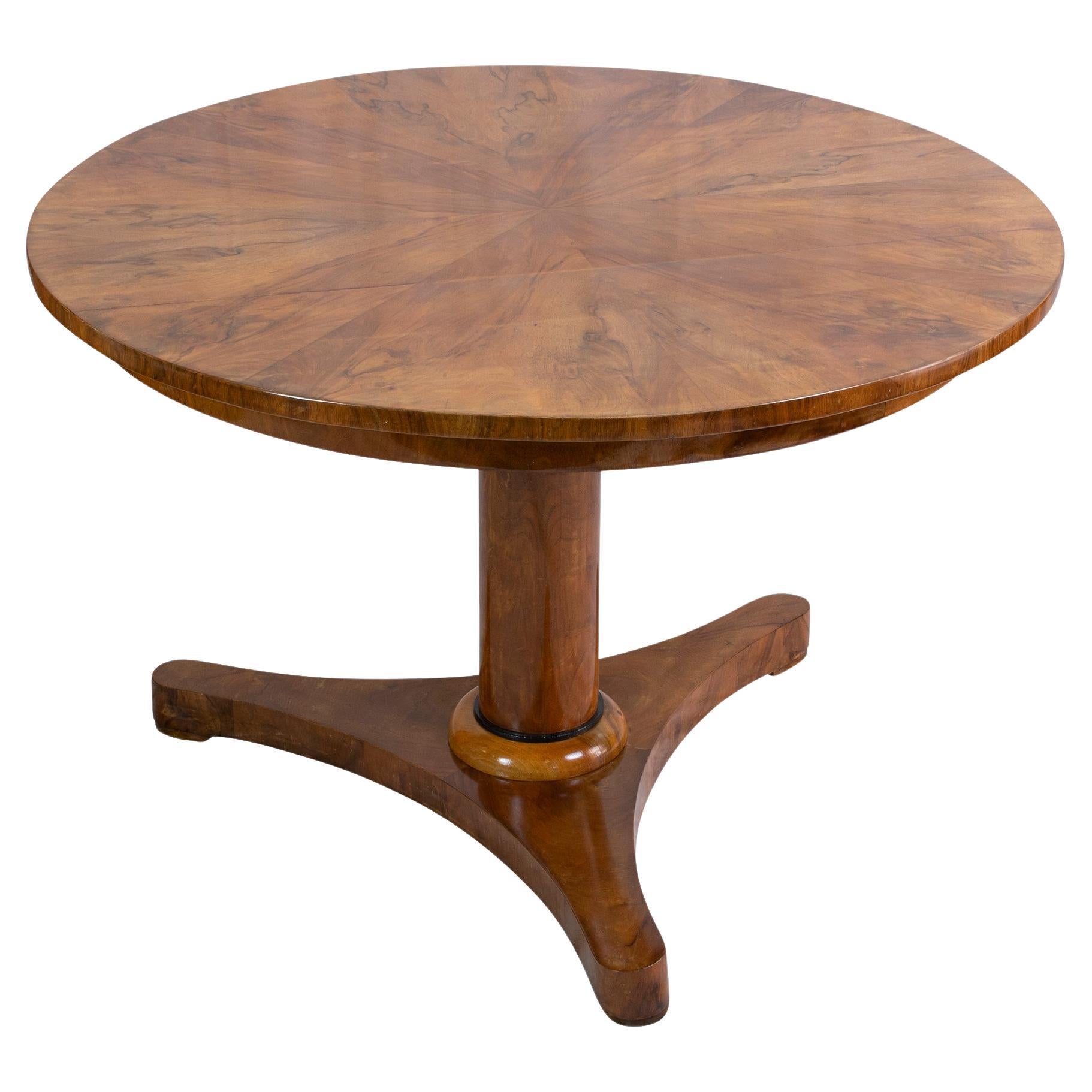 19th Century Biedermeier Round Salon Walnut Table For Sale