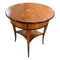 19th Century Biedermeier Round Side Table in Cherrywood