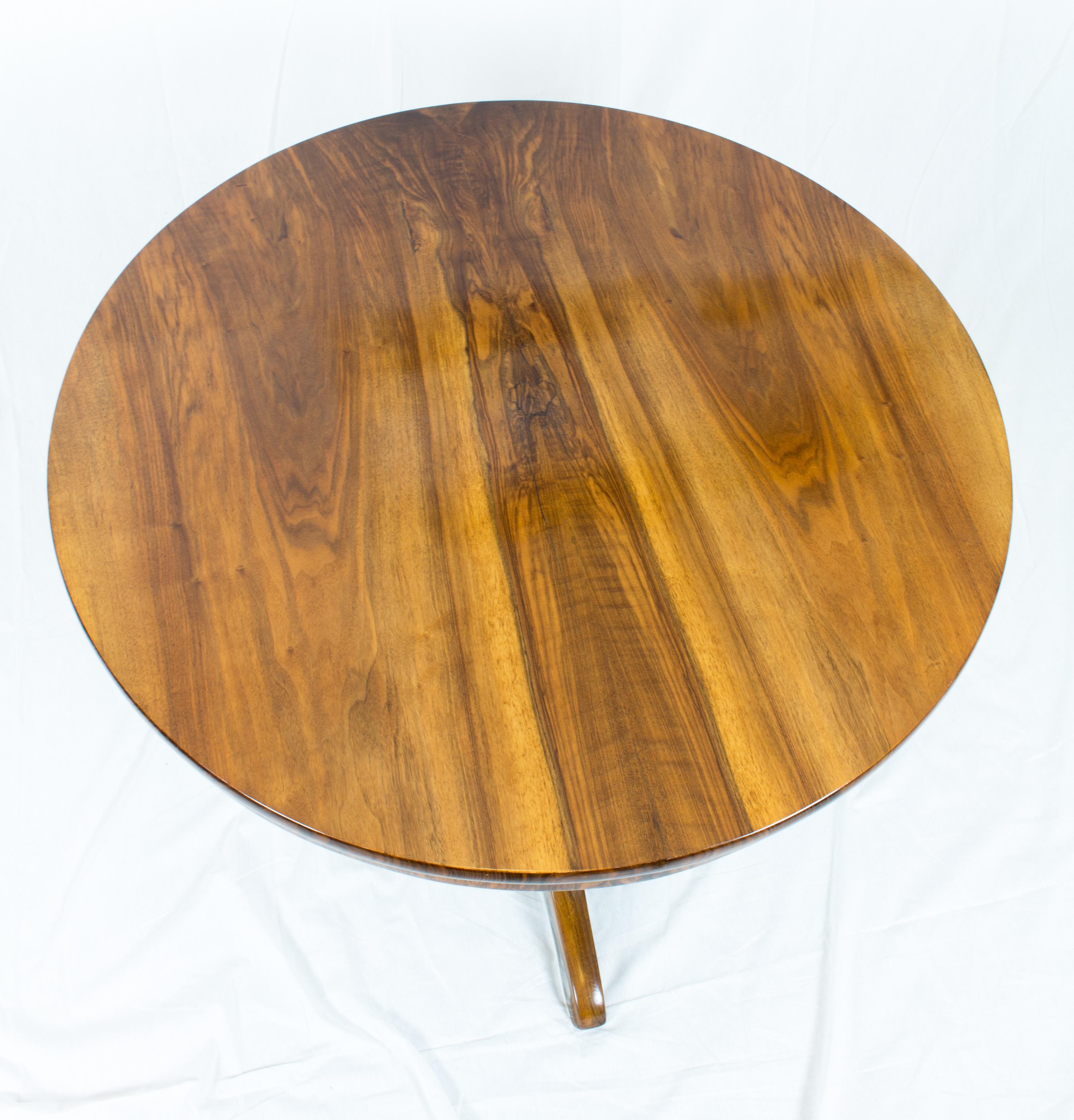 19th Century Biedermeier Round Walnut Table 2