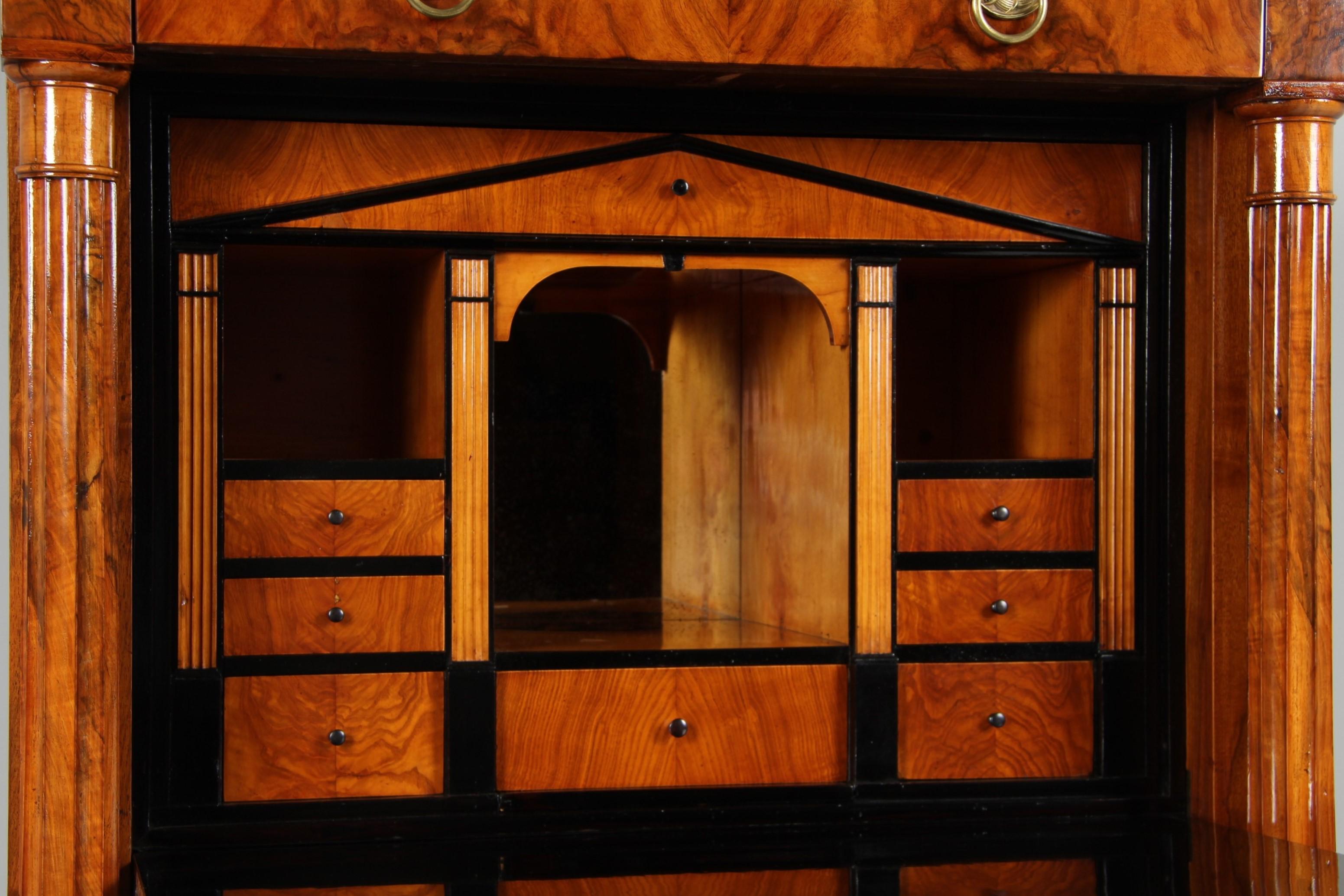 Walnut 19th Century Biedermeier Secretaire with Secret Drawers, Austria, circa 1830