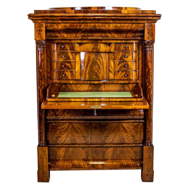 19th-Century Biedermeier Mahogany Secretary Desk in Beautiful Graining