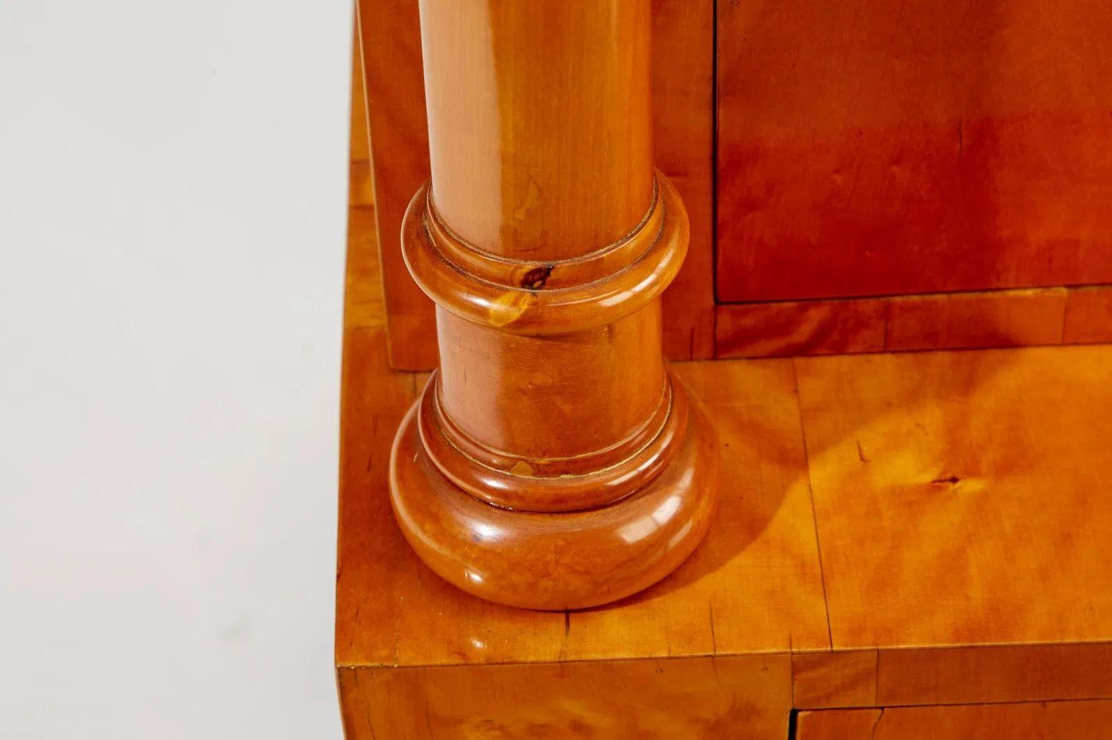 Scrivania Biedermeier del XIX secolo in radica d'acero in vendita 2