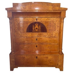 Secrétaire de style Biedermeier du XIXe siècle avec compartiments secrets