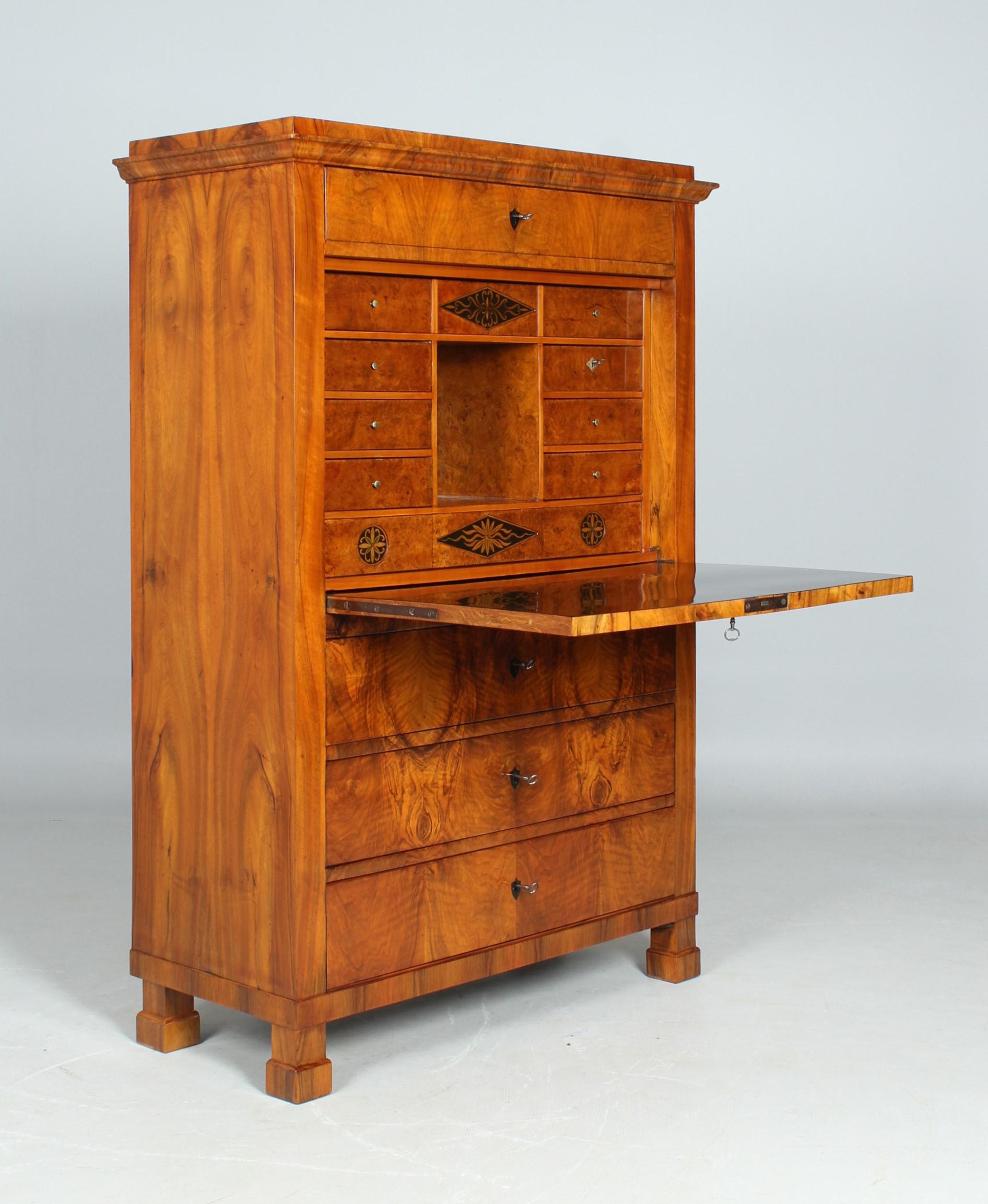 Secrétaire Biedermeier du 19ème siècle, en noyer, Autriche, vers 1825 en vente 1