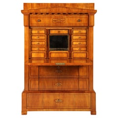 Secretaria Biedermeier del siglo XIX con diseño arquitectónico, hacia 1835 Secretaria Biedermeier del siglo XIX con diseño arquitectónico, hacia 1835