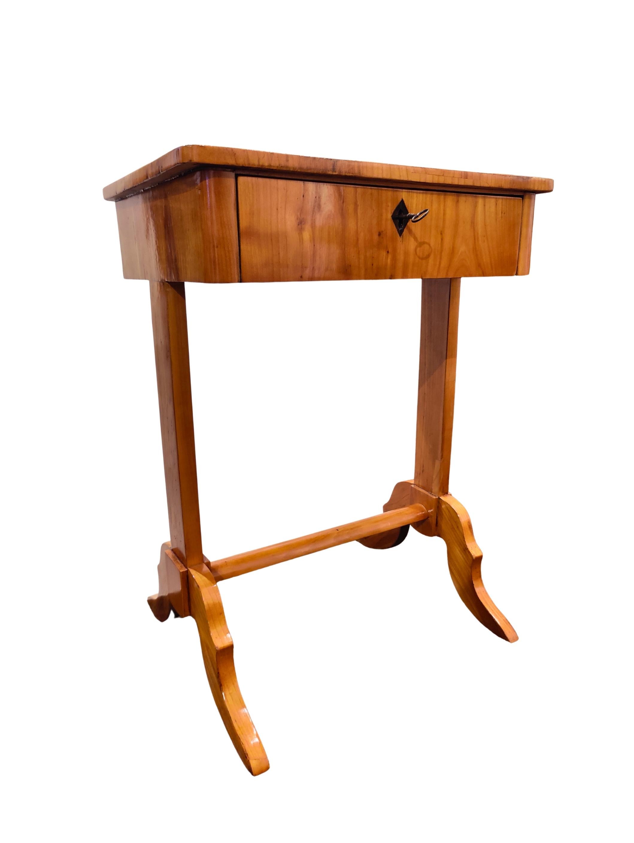 19th Century Biedermeier Cherrywood Sewing or Side Table with Removable Interior, circa 1825 For Sale