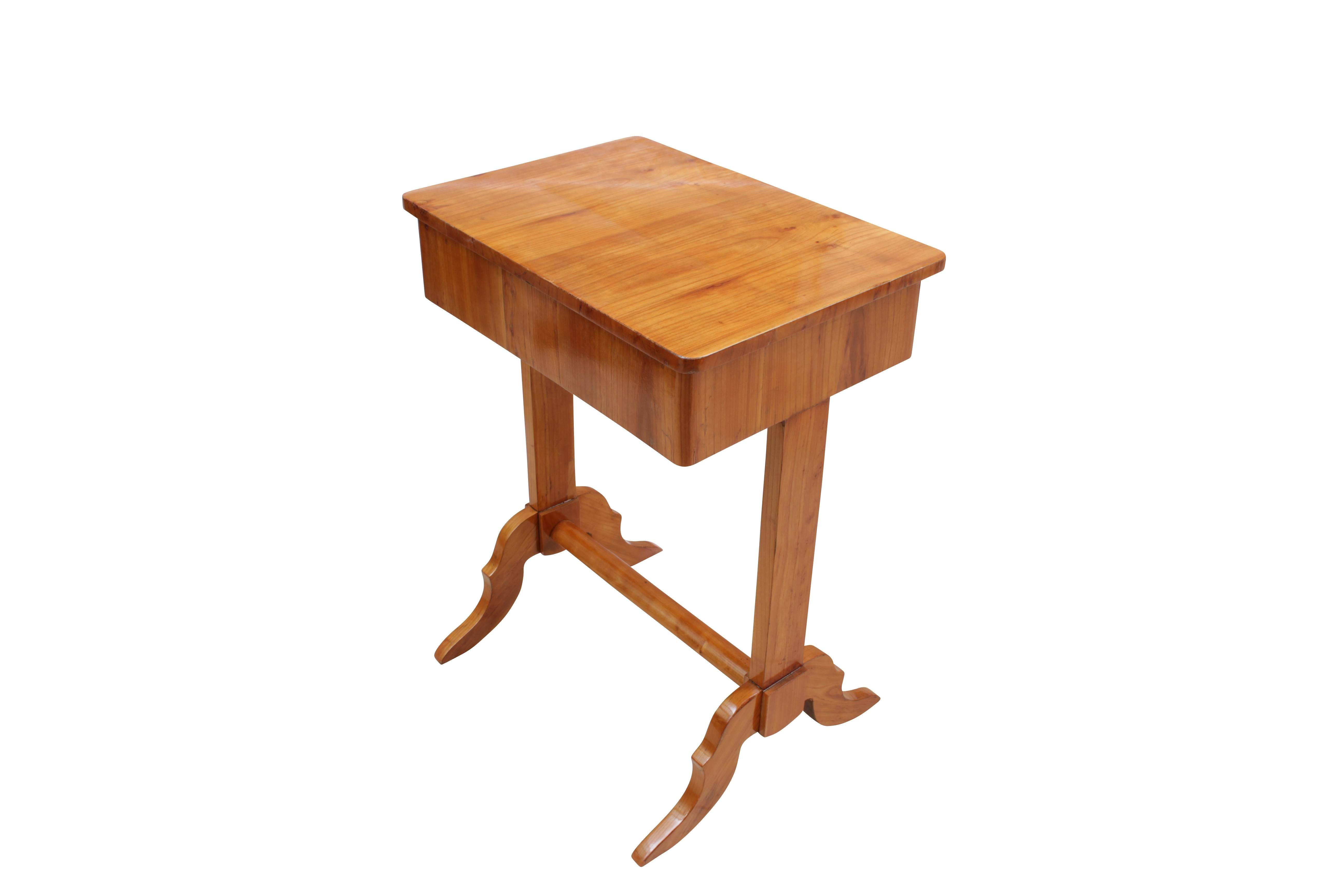 German 19th Century Biedermeier Sewing or Side Table Made of Cherrywood For Sale