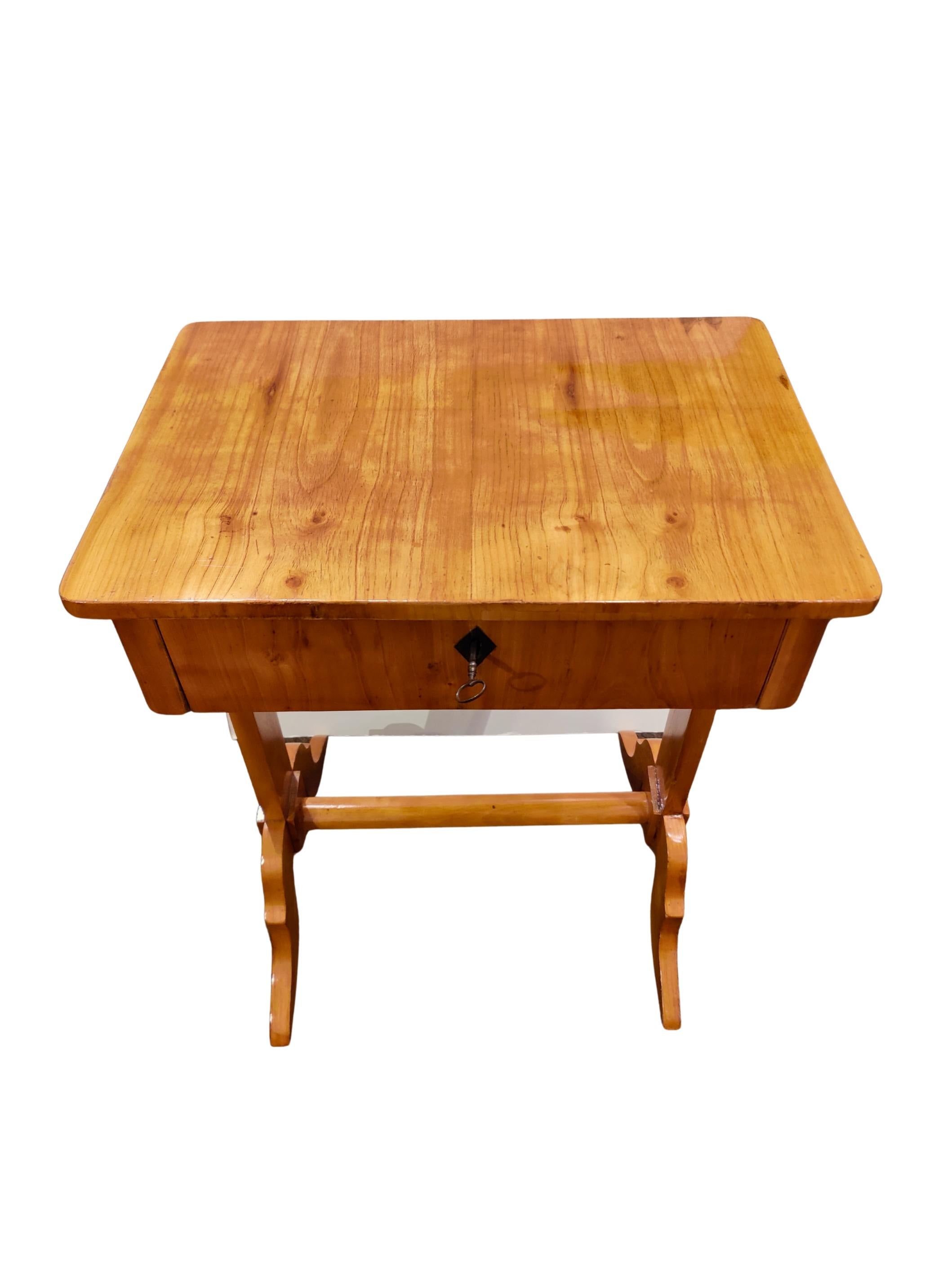 German Biedermeier Cherrywood Sewing or Side Table with Removable Interior, circa 1825 For Sale