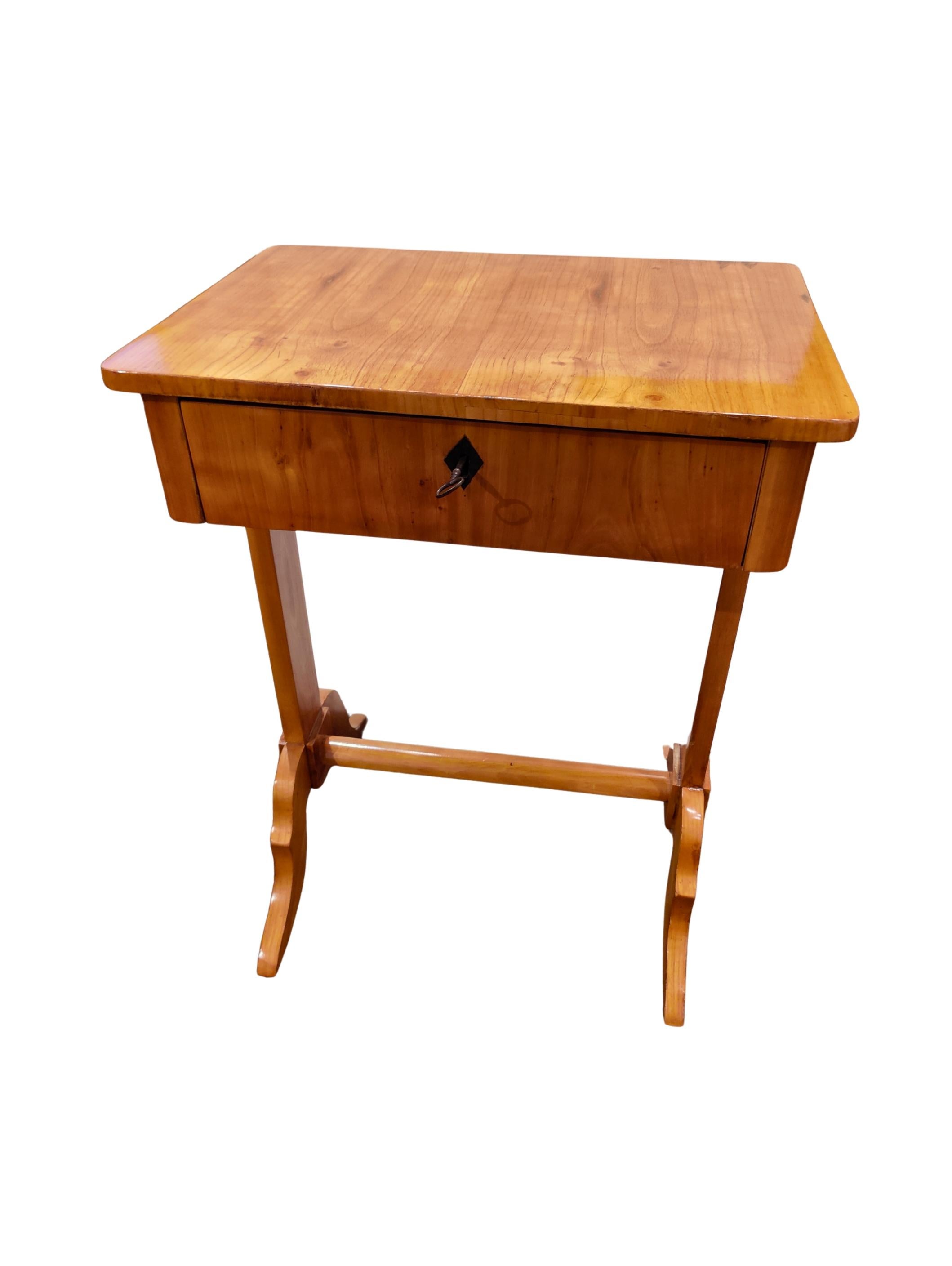 Polished Biedermeier Cherrywood Sewing or Side Table with Removable Interior, circa 1825 For Sale