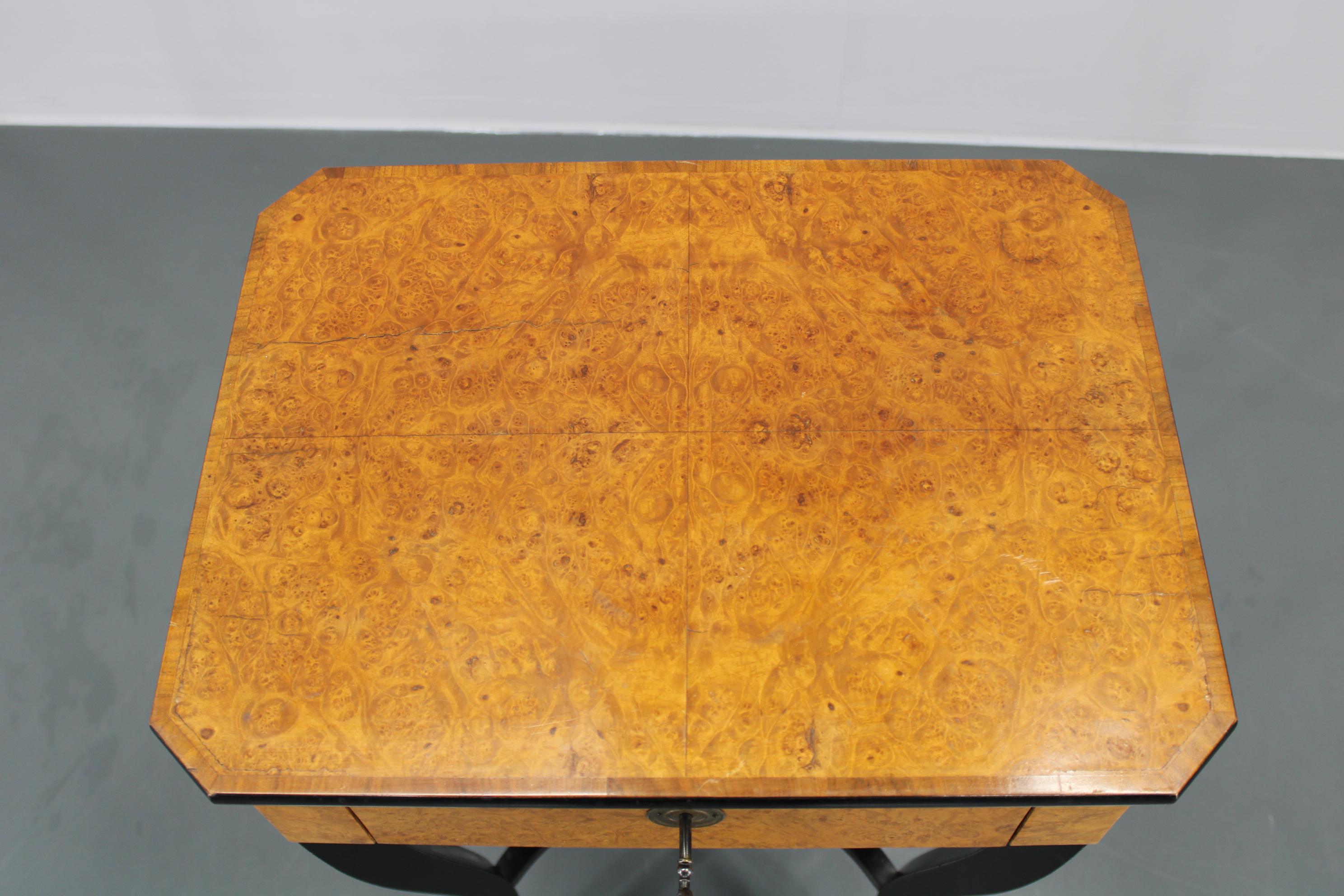 Table de couture Biedermeier du XIXe siècle, Autriche en vente 5
