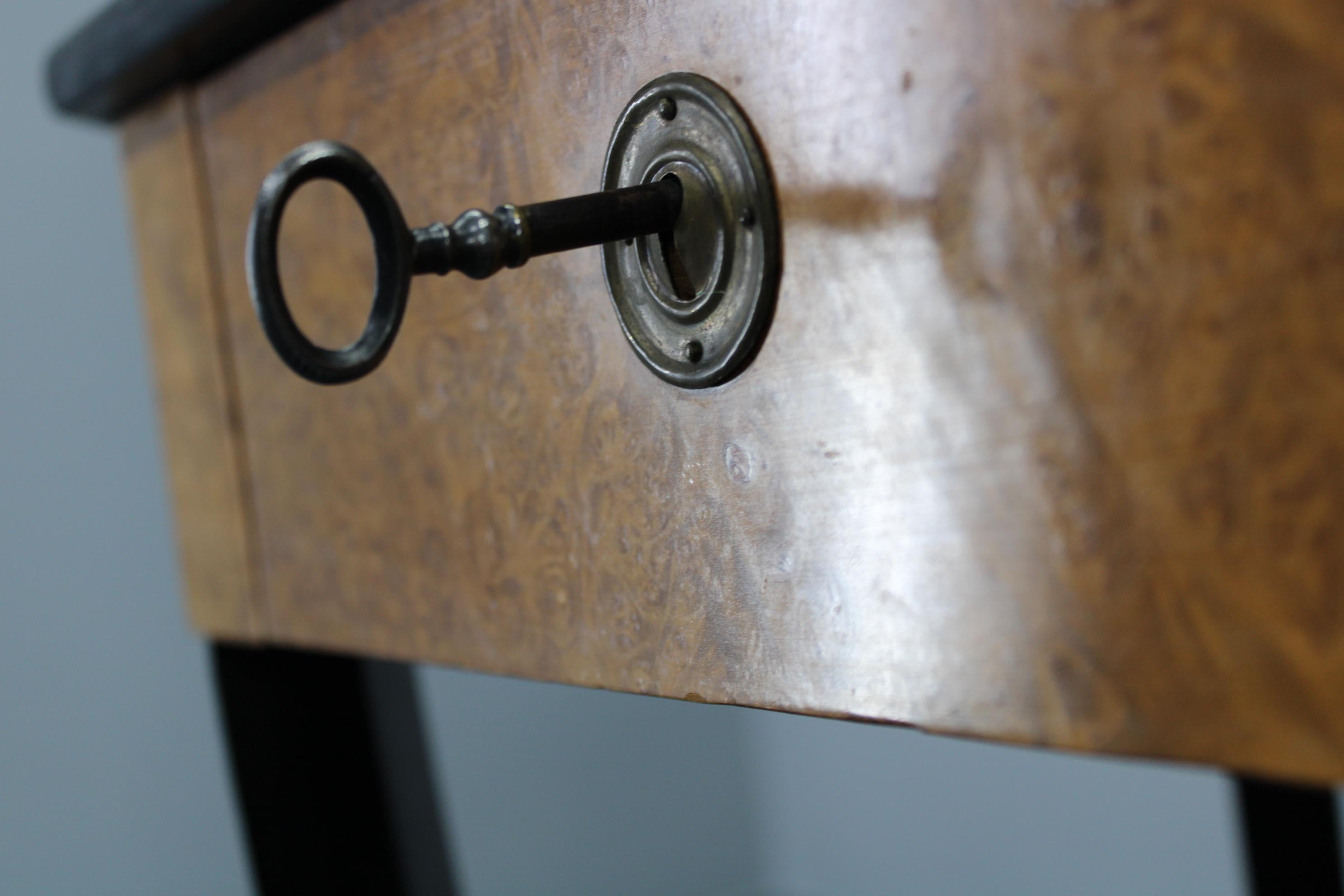 Table de couture Biedermeier du XIXe siècle, Autriche en vente 2
