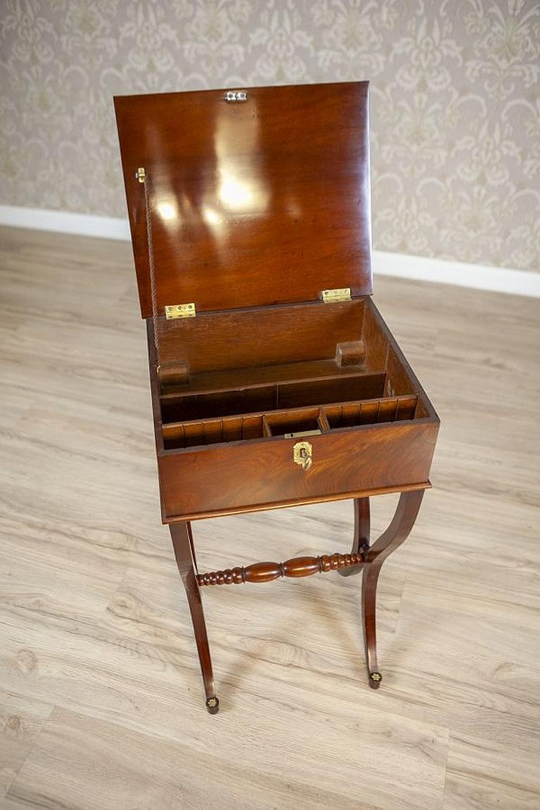 Mahogany 19th Century Biedermeier Sewing Table For Sale