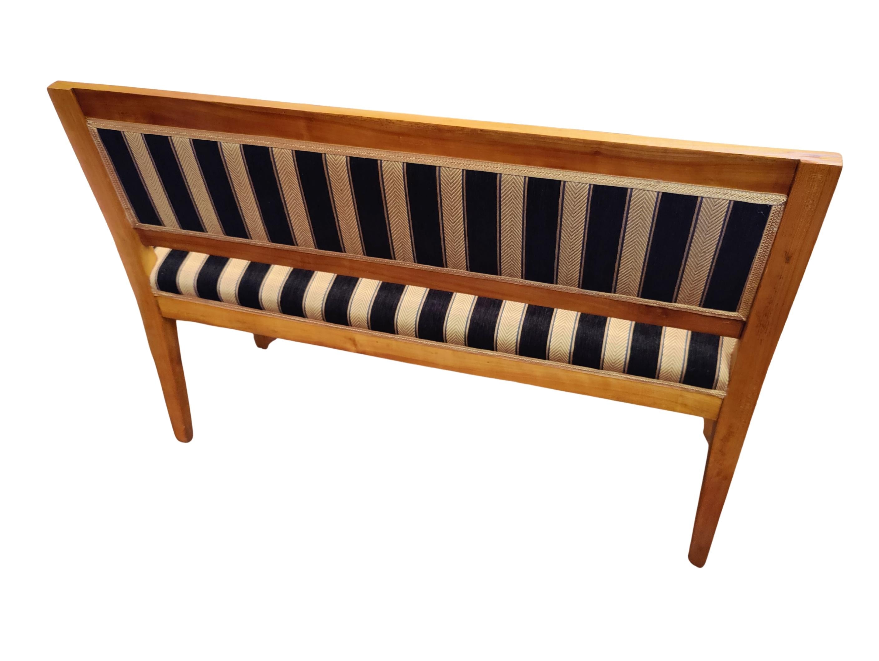 Petit banc Biedermeier du 19ème siècle en vente 5