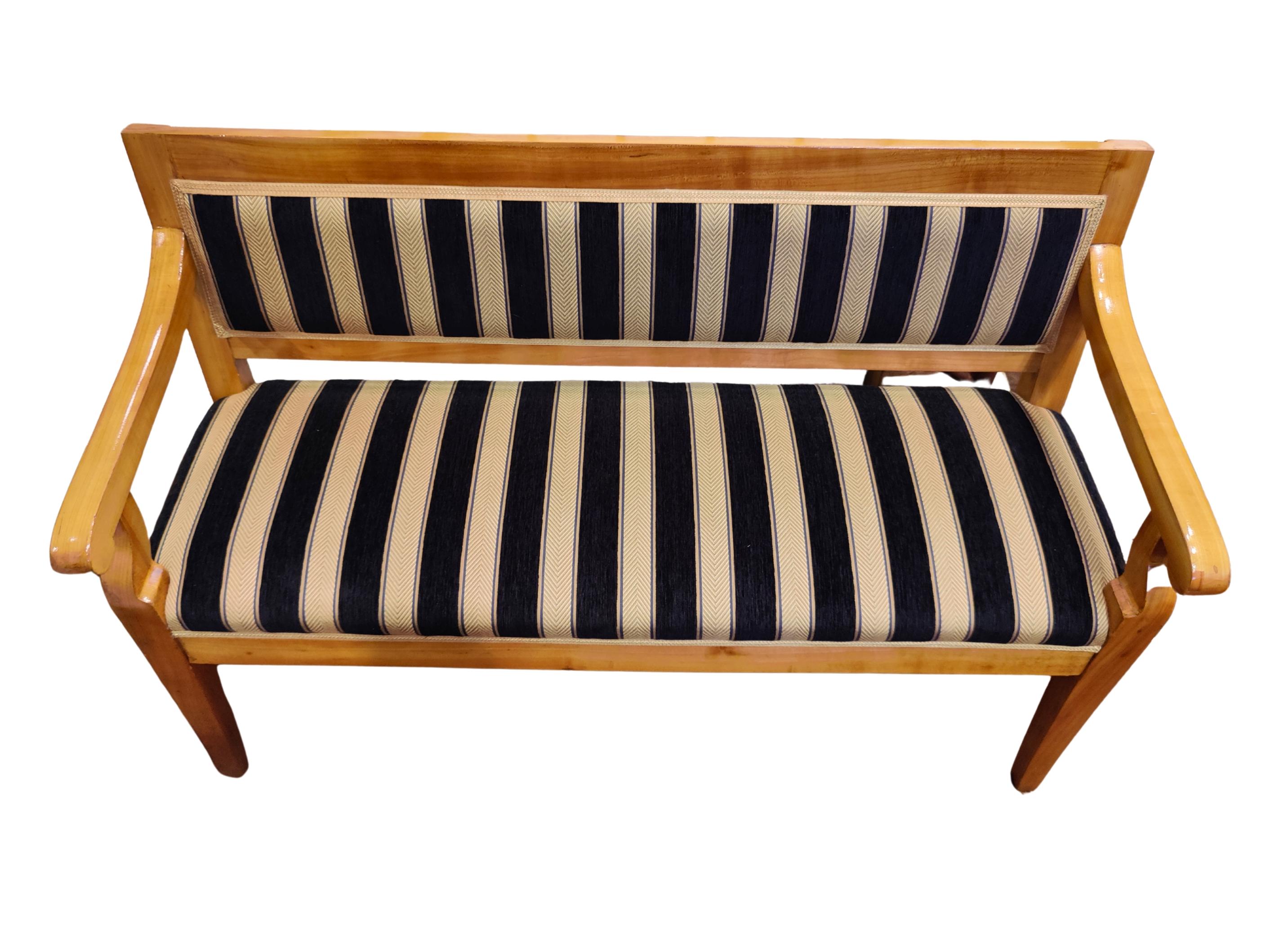 Petit banc Biedermeier du 19ème siècle en vente 6