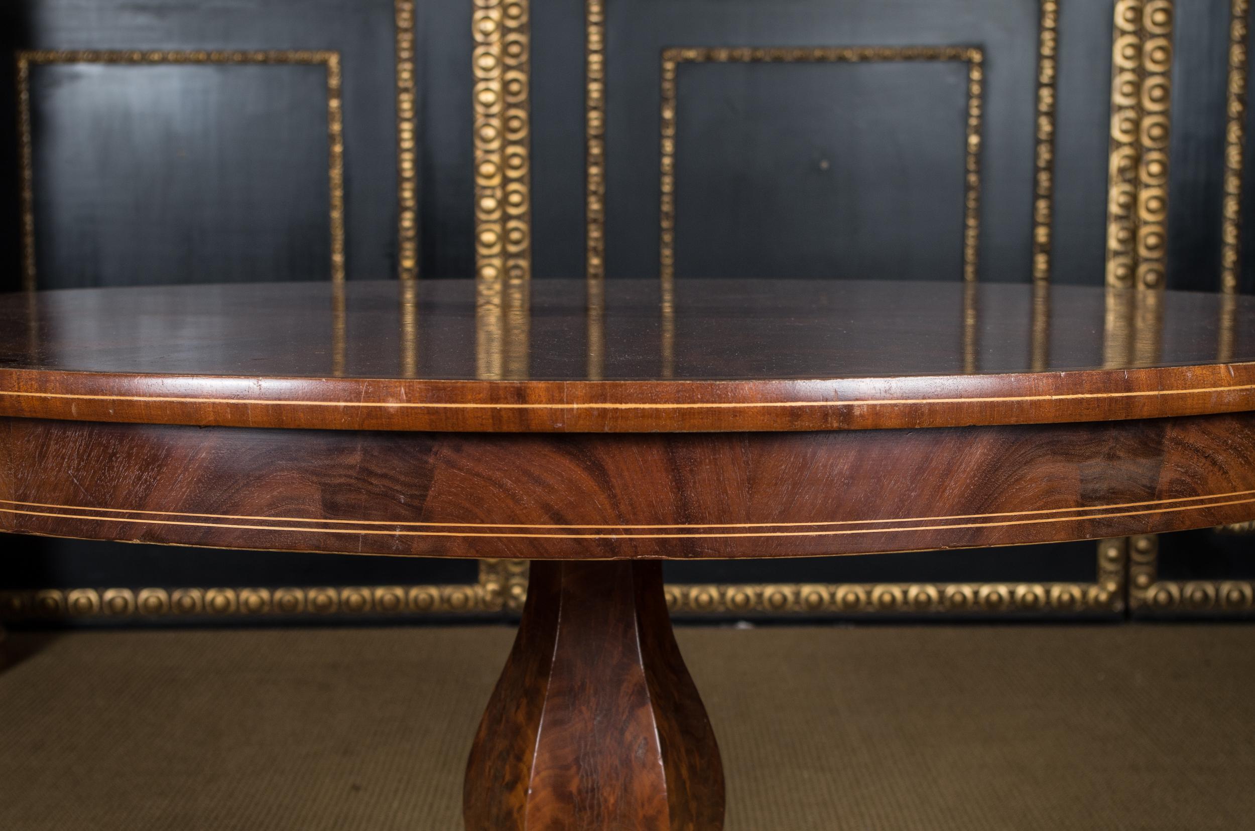 19th Century Biedermeier Style Mahogany Table Oval  In Good Condition In Berlin, DE