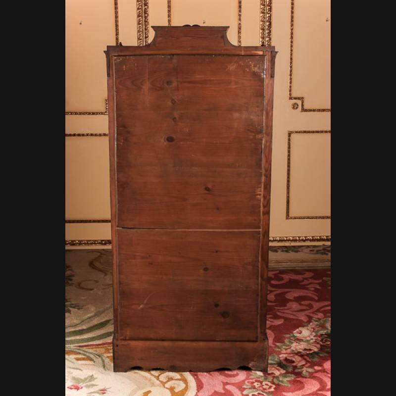 Vitrina in vetro smaltato a tre lati in stile Biedermeier del XIX secolo in vendita 4