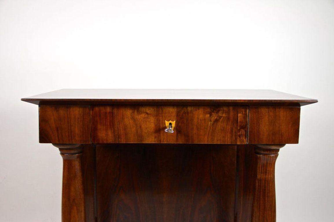 19th Century Biedermeier Wall Console Table with Columns, Nutwood, AT ca. 1860 For Sale 3