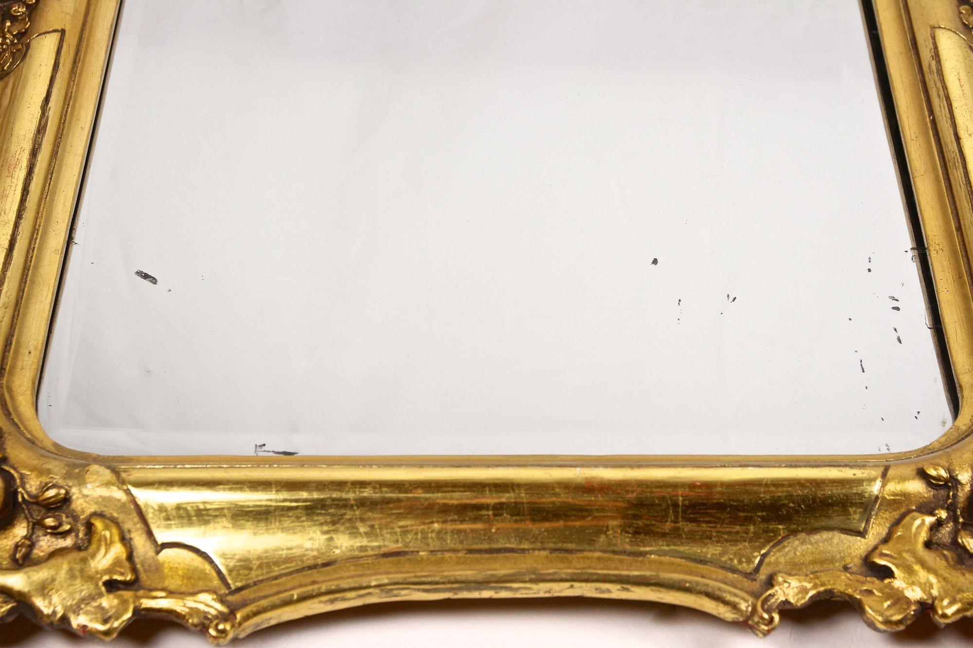 19. Jahrhundert Biedermeier Wandspiegel Blattgold vergoldet, Österreich um 1830 4