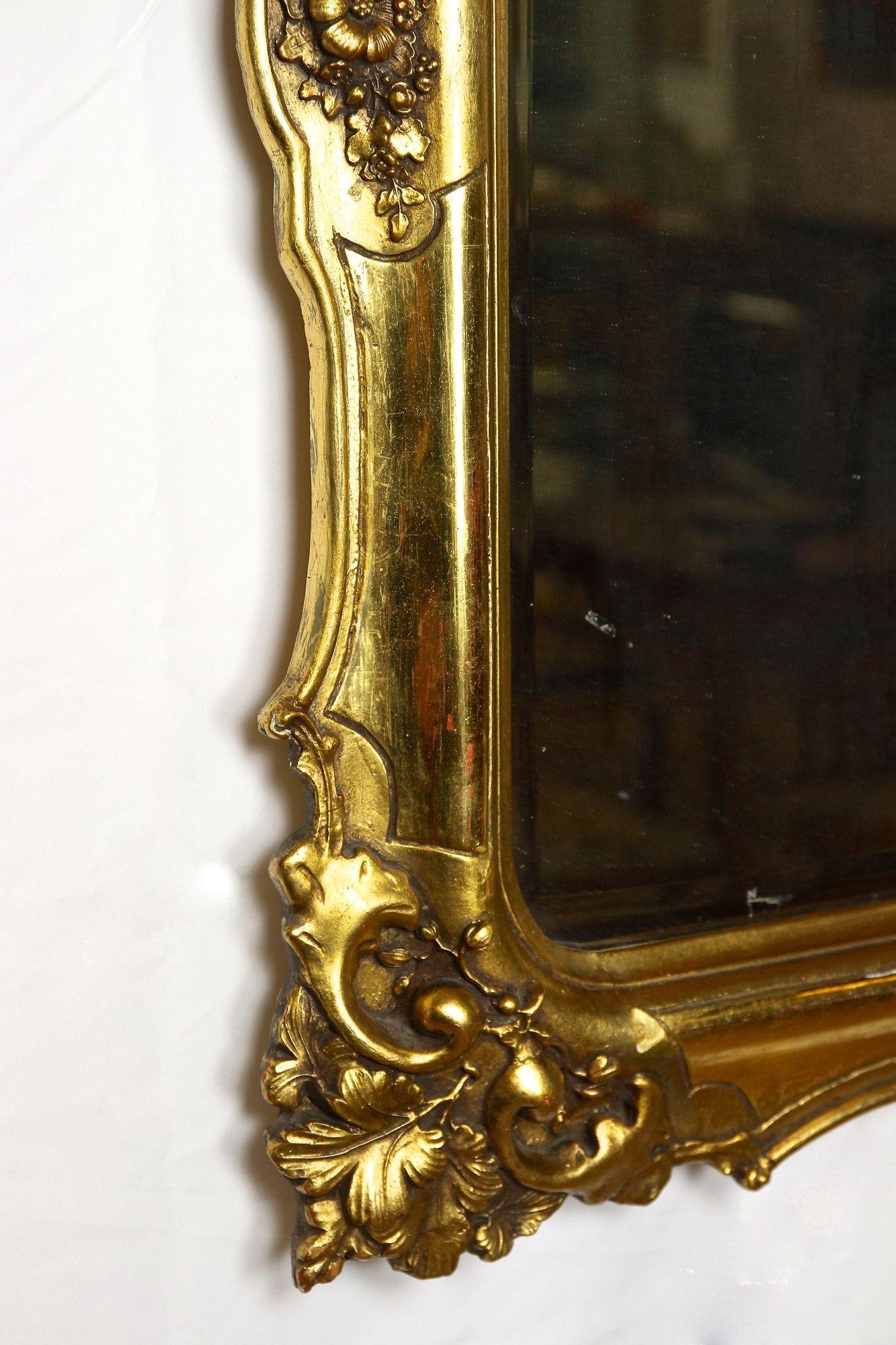 19th Century Biedermeier Wall Mirror Gold Leaf Plated, Austria circa 1830 8