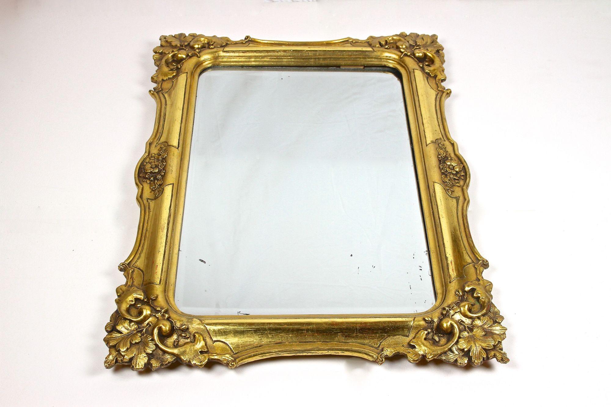 19th Century Biedermeier Wall Mirror Gold Leaf Plated, Austria circa 1830 2