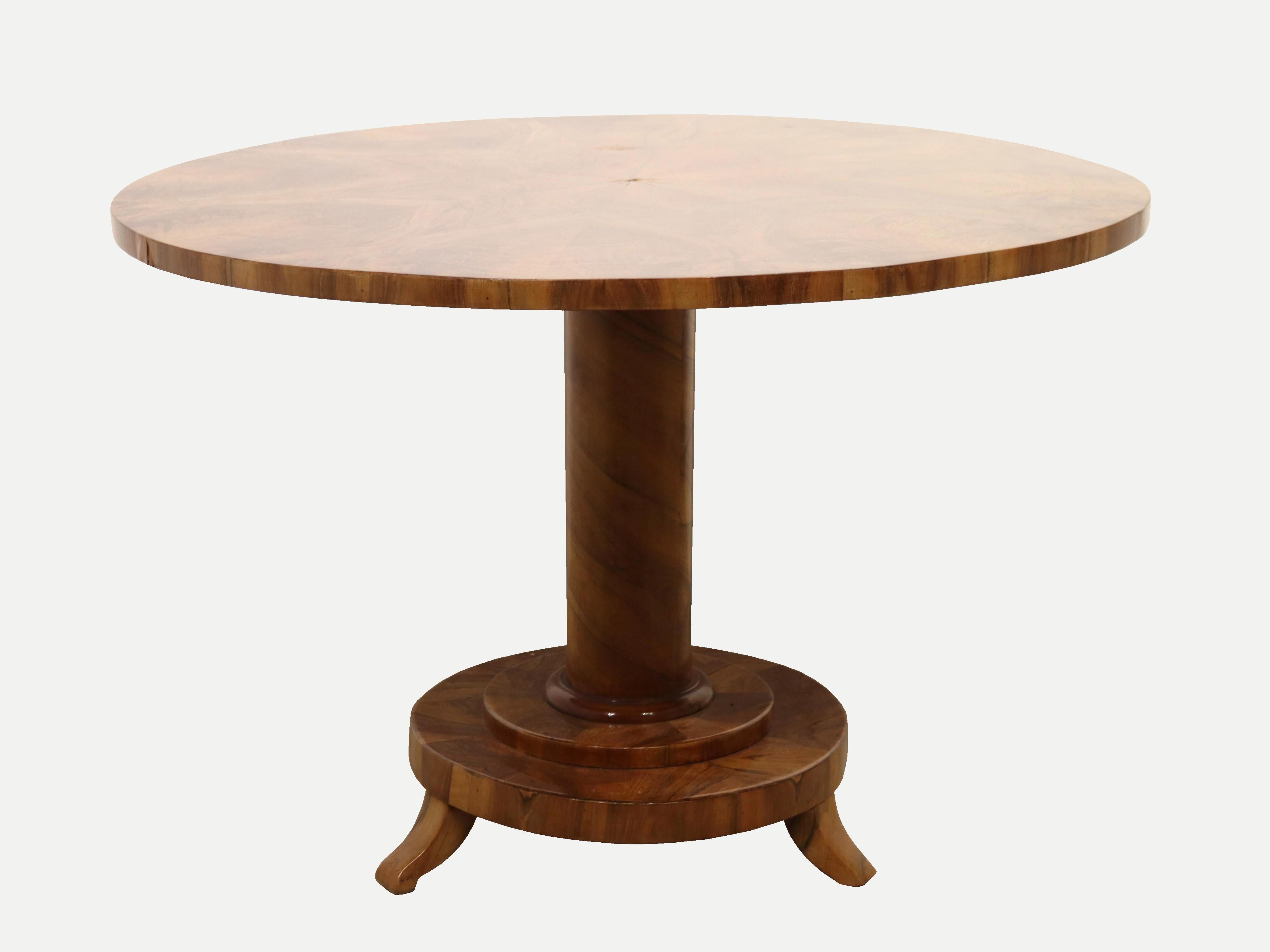Polished 19th Century Biedermeier Walnut Center Table. Vienna, c. 1825. For Sale