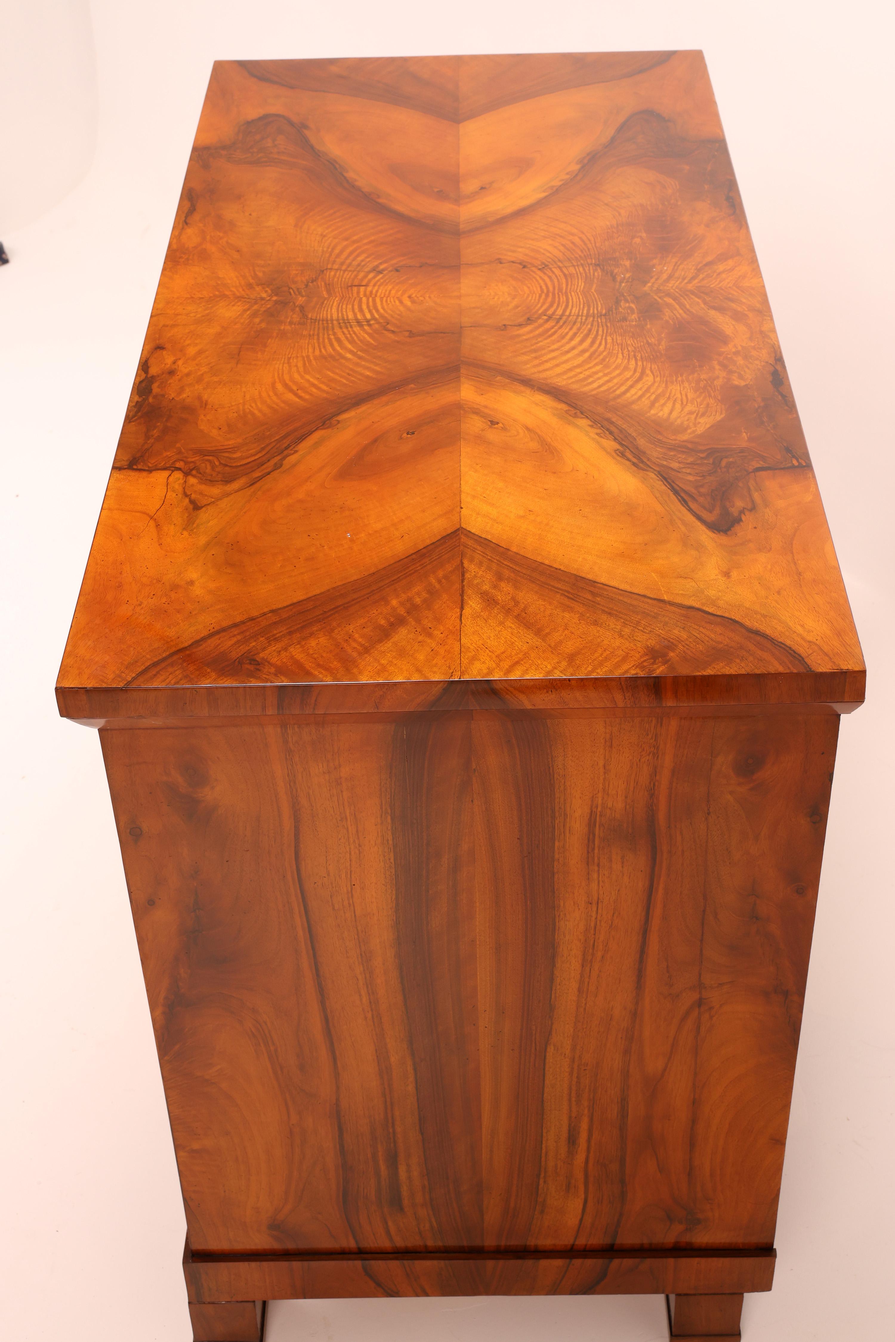 19th Century Biedermeier Walnut Chest of Drawers For Sale 1