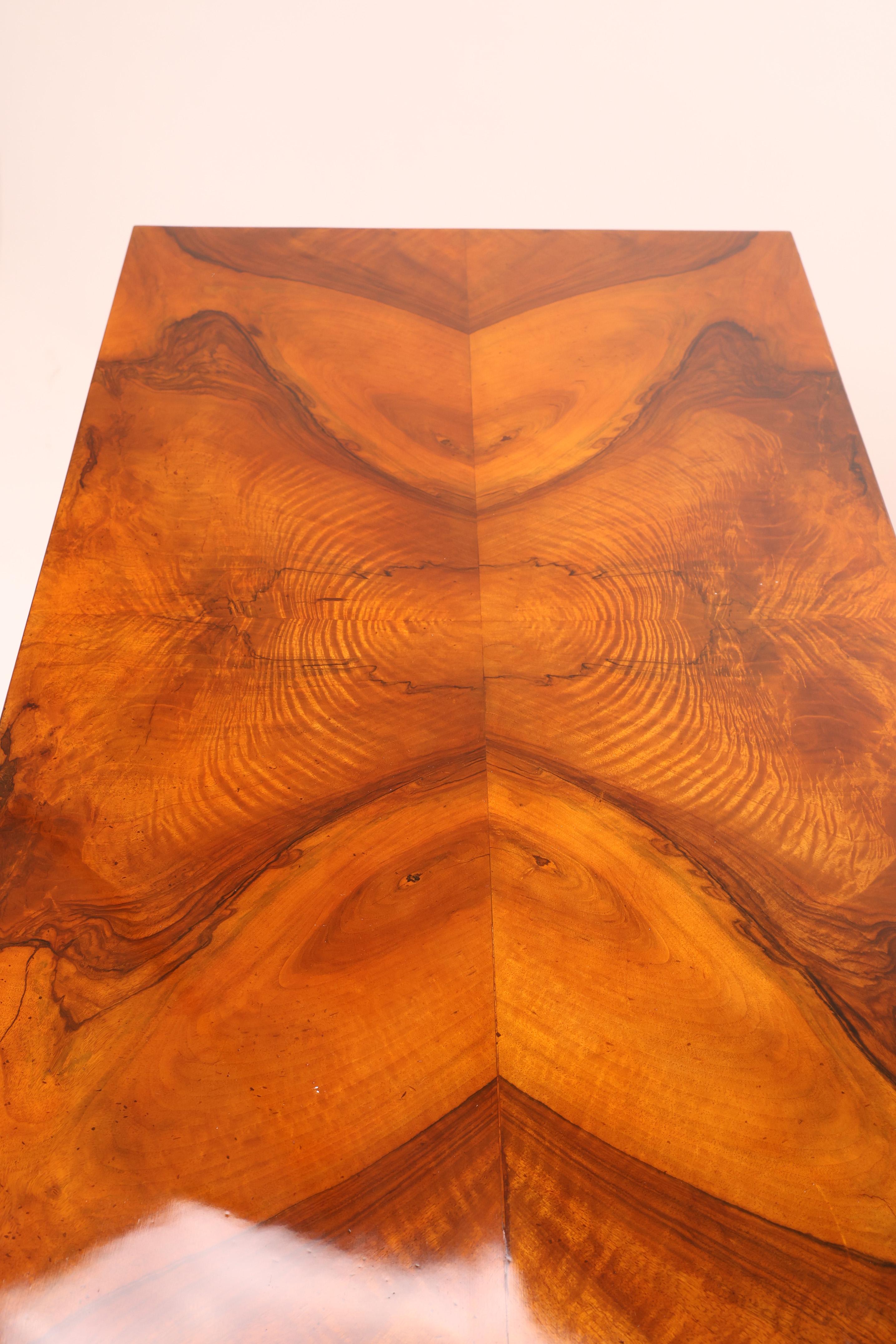 19th Century Biedermeier Walnut Chest of Drawers For Sale 2