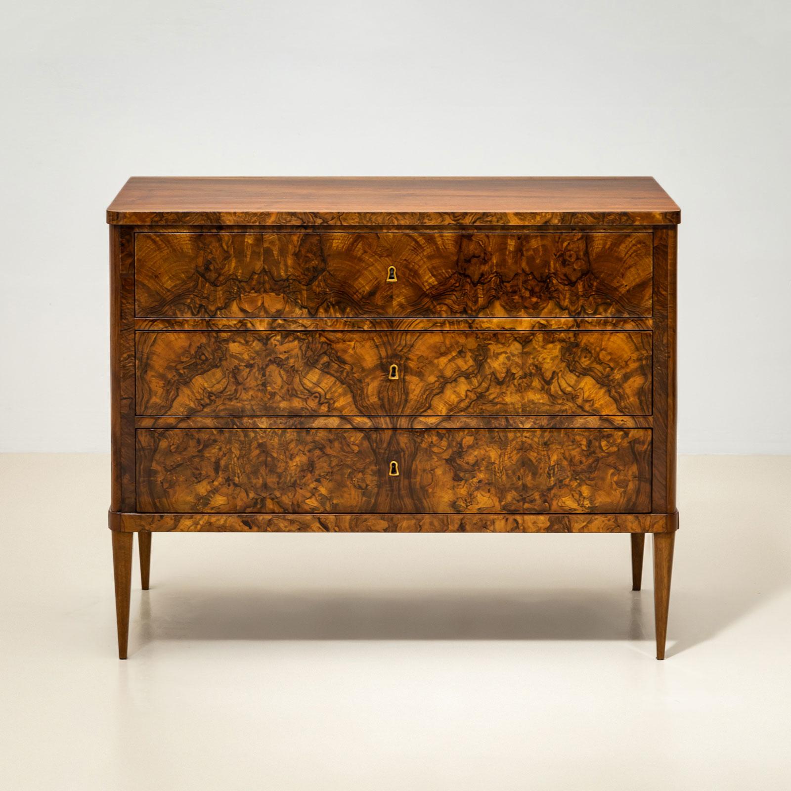 Cómoda Biedermeier de Nogal, Italia, S. XIX Italiano en venta