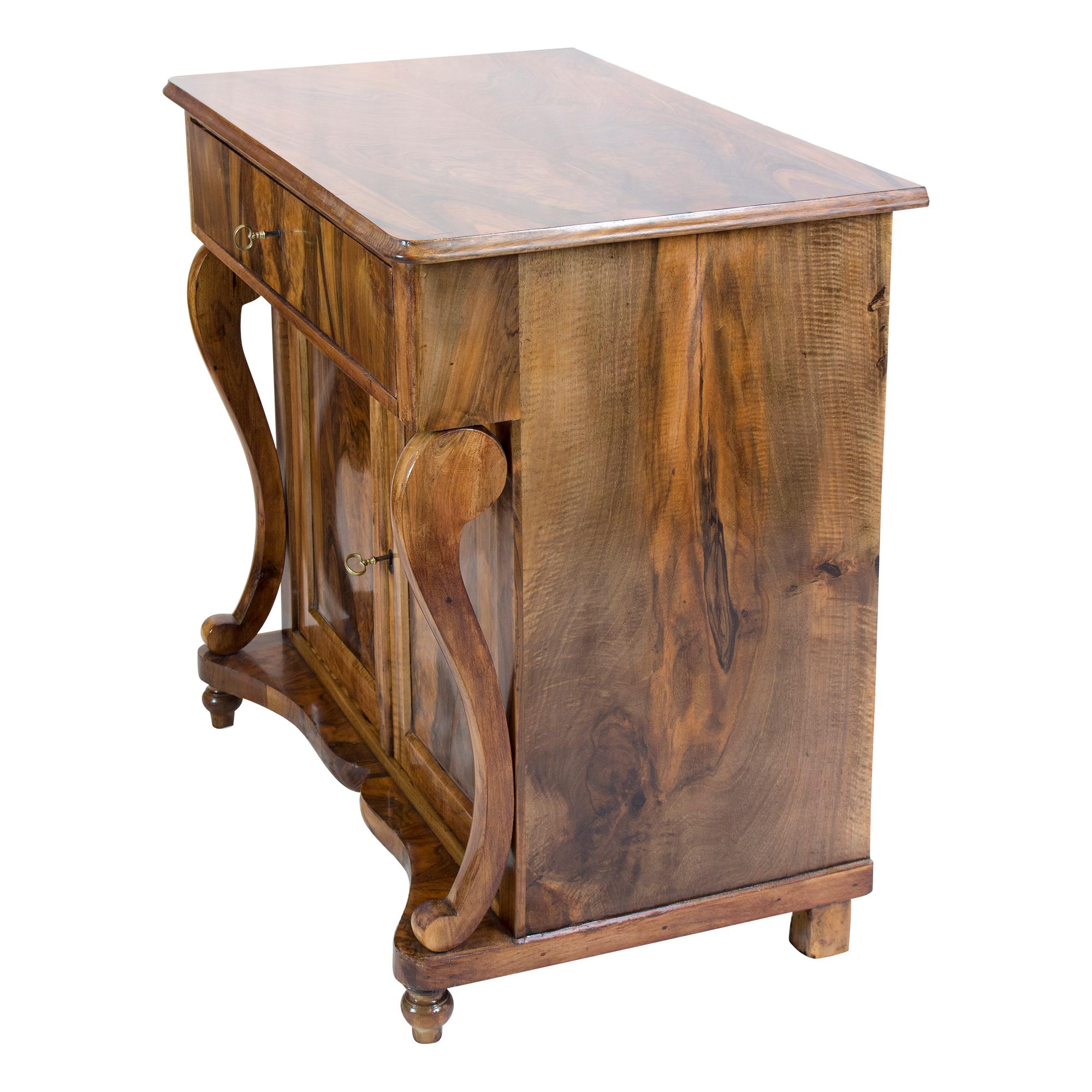 19th Century Biedermeier Walnut Console Half Cabinet For Sale 3