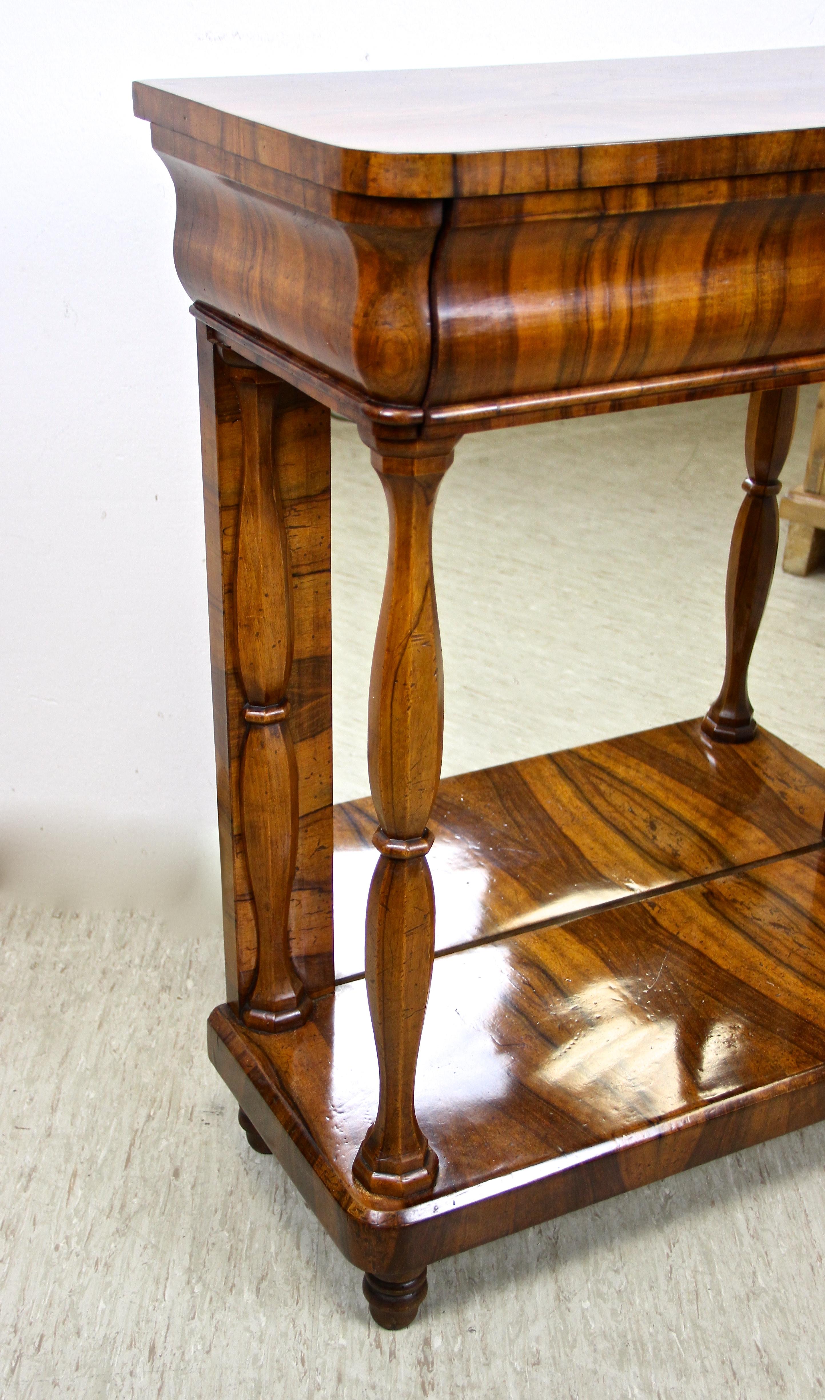 19th Century Biedermeier Walnut Console With Pier Mirror, Austria circa 1830 1