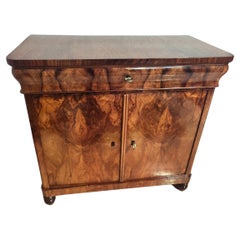 Demi-armoire / Commode en noyer Biedermeier du 19e siècle