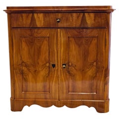 Biedermeier Halbschrank/Kommode aus Nussbaumholz, 19. Jahrhundert