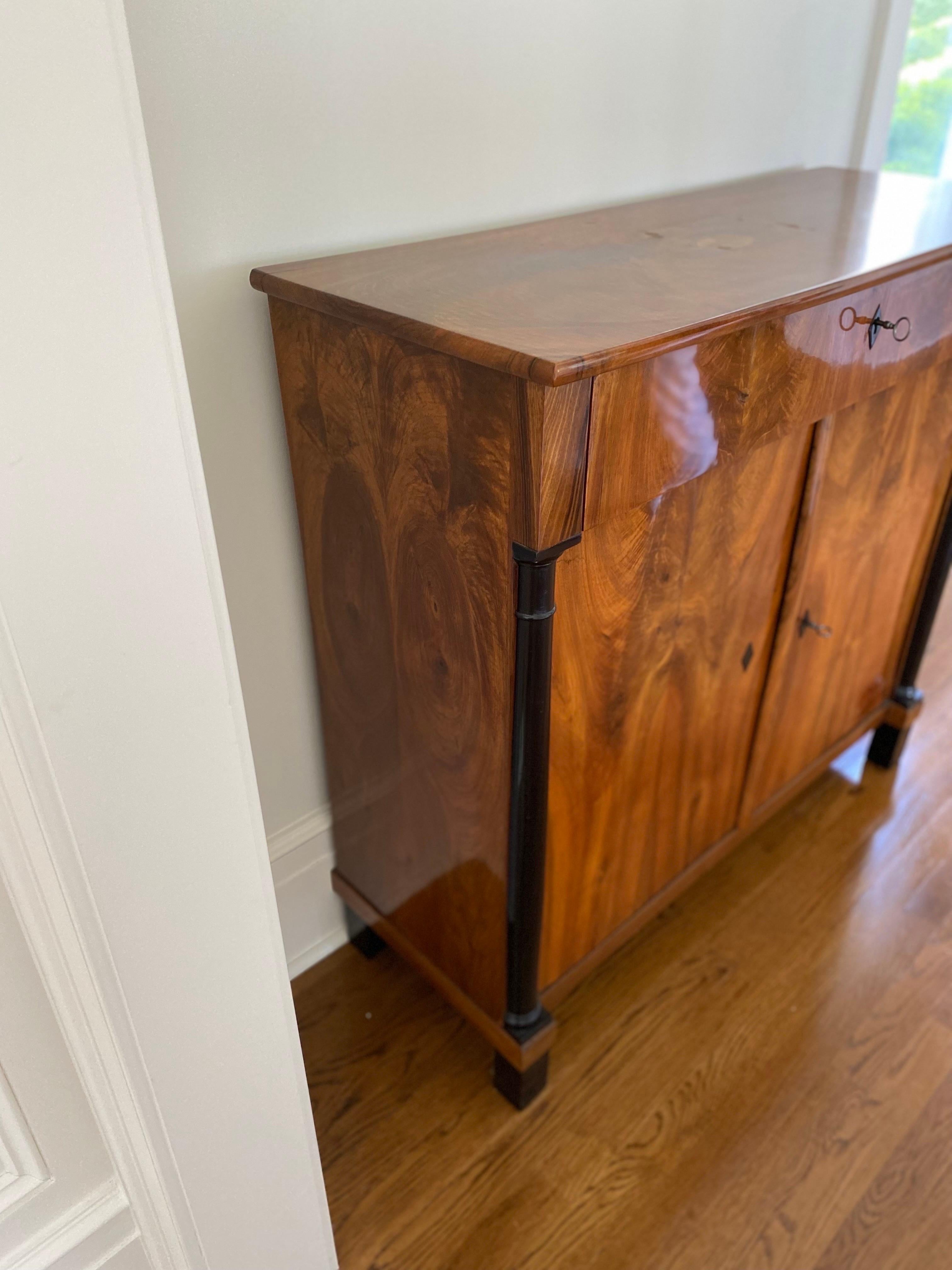 19th Century Biedermeier Walnut Half Cabinet, Southern Germany, c. 1820 In Good Condition In Southampton, NY