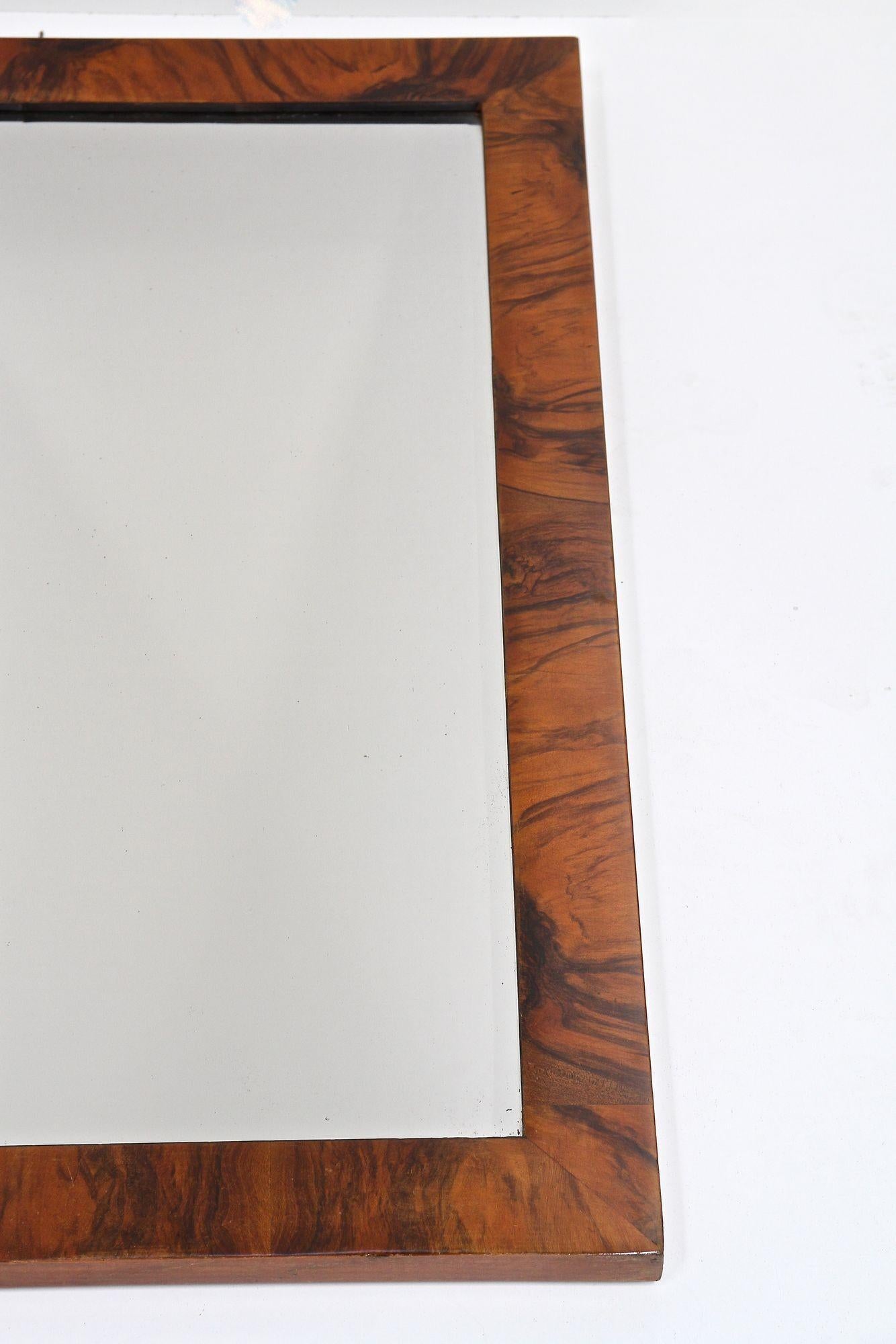19th Century Biedermeier Walnut Mirror - Original Facet Cut Mirror, AT ca. 1825 For Sale 8